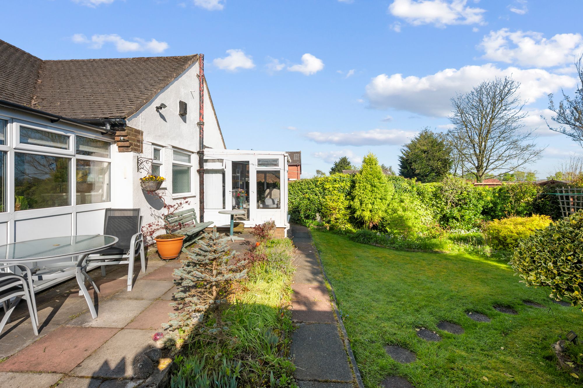 The Avenue, St. Helens