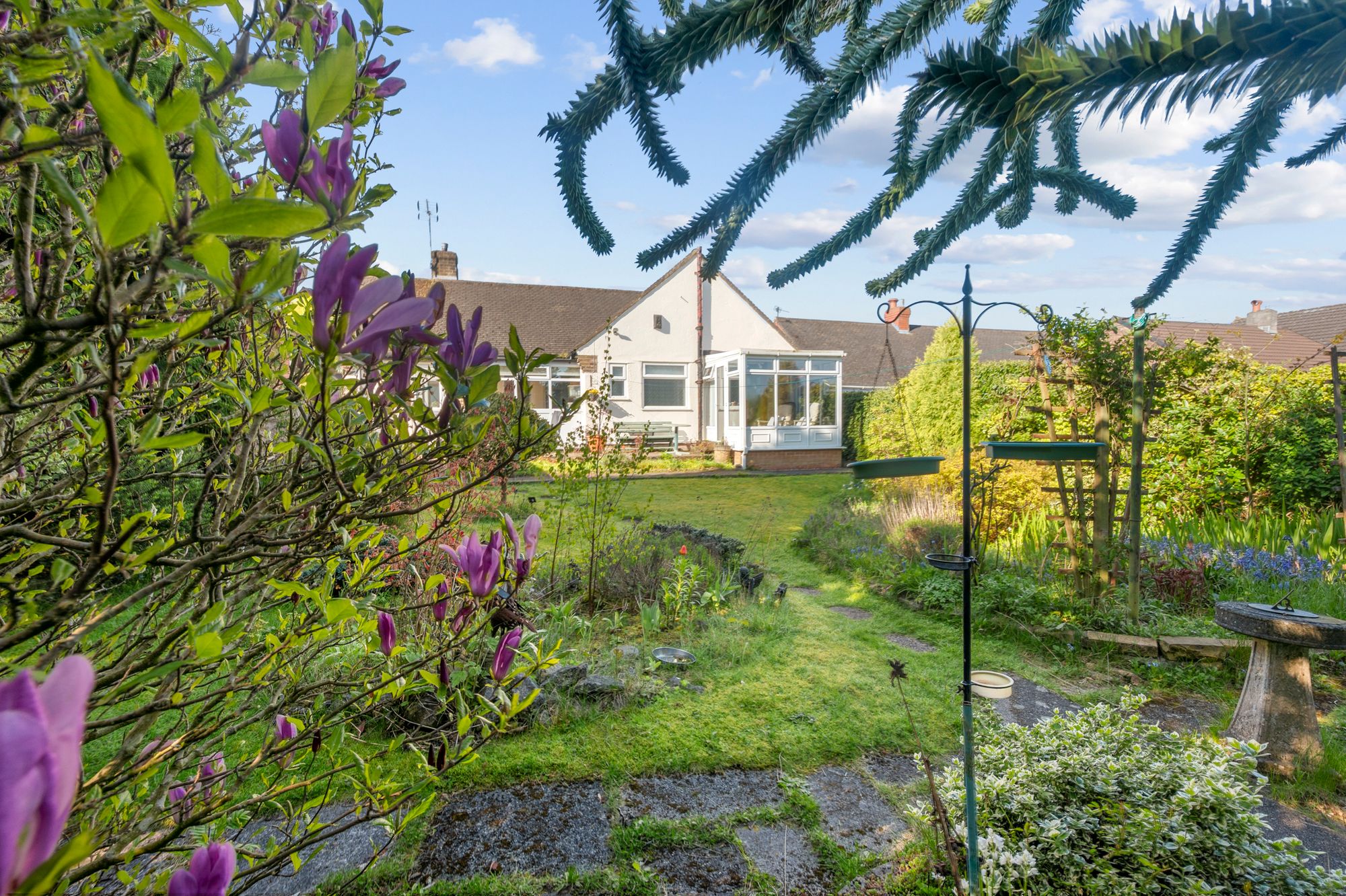 The Avenue, St. Helens