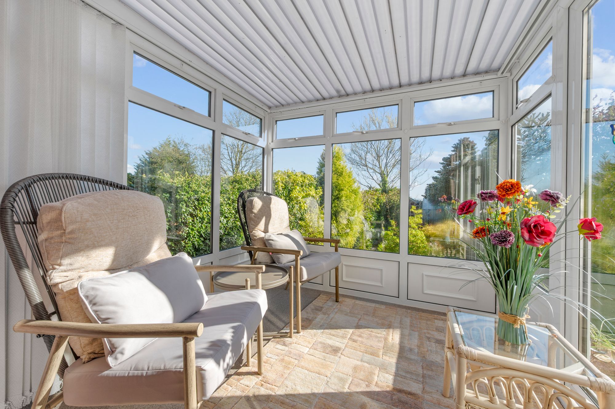 The Avenue, St. Helens