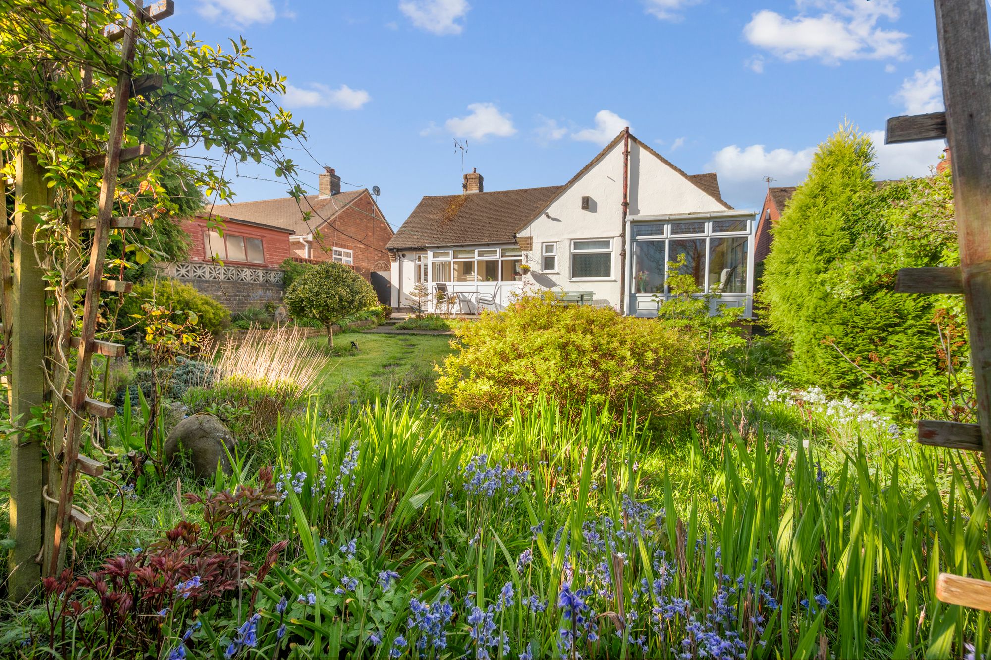The Avenue, St. Helens