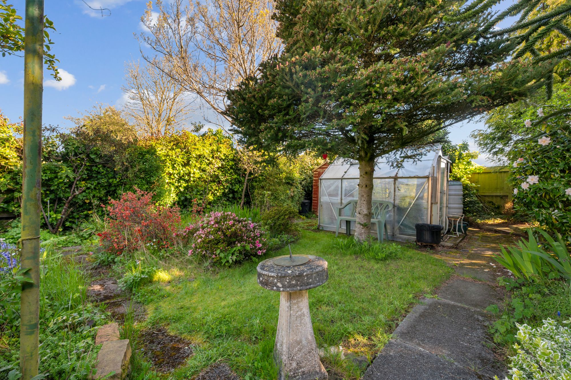 The Avenue, St. Helens