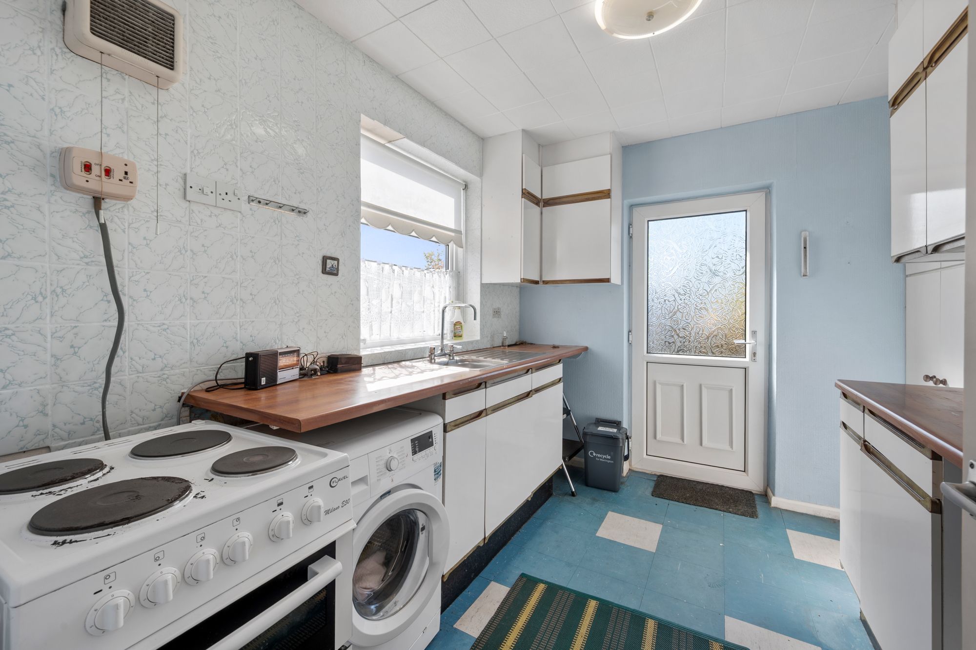 Ferndale Close, Woolston, WA1