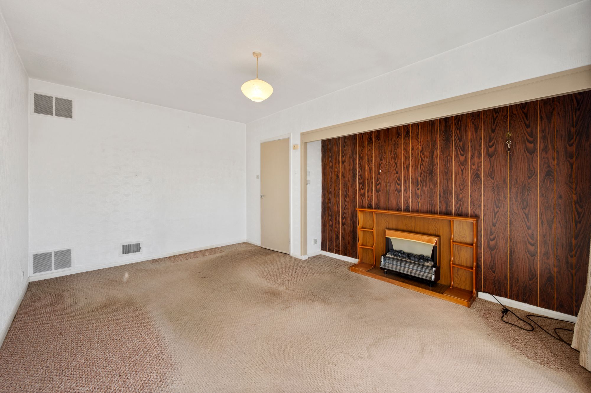 Ferndale Close, Woolston, WA1