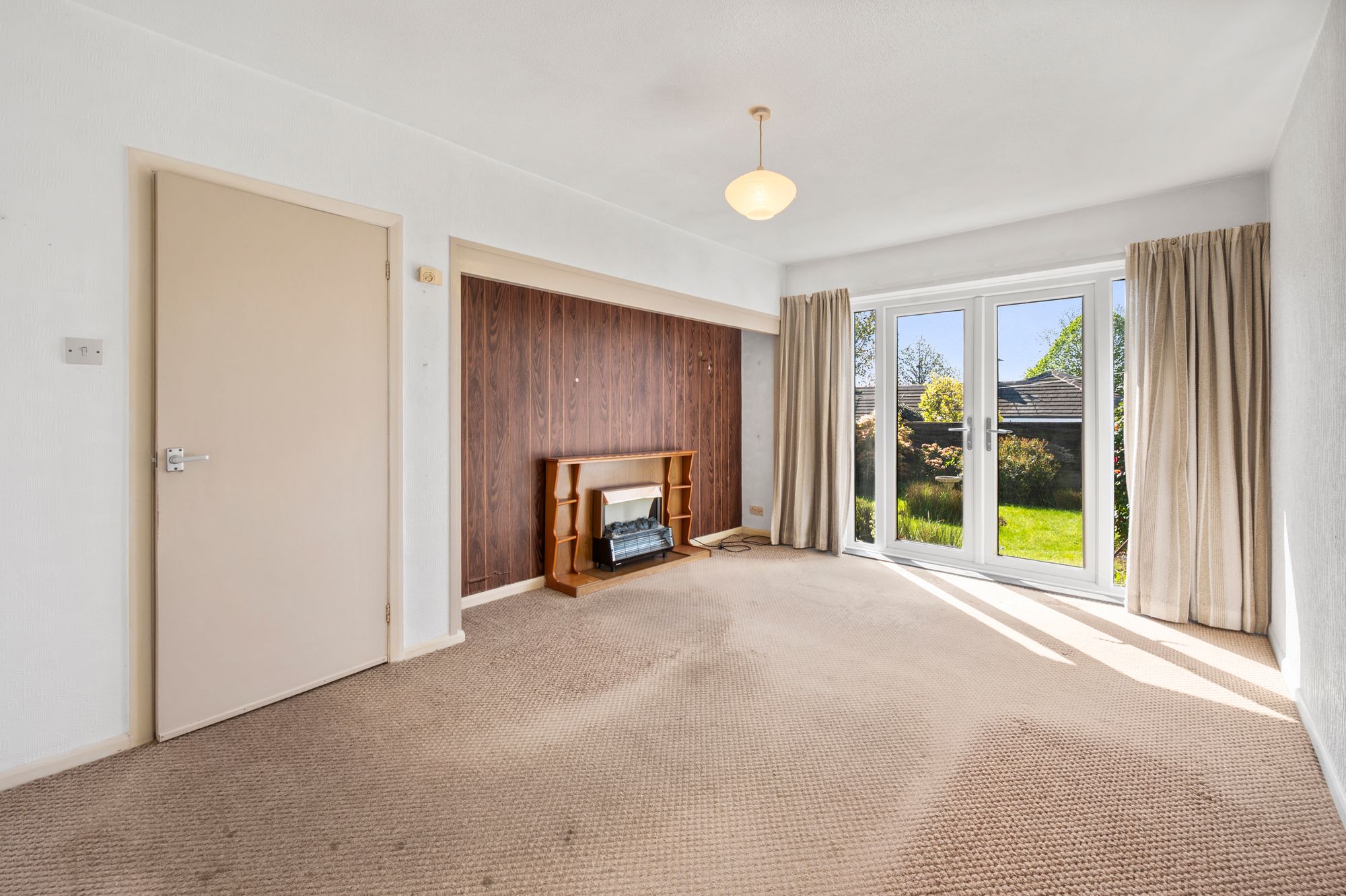 Ferndale Close, Woolston, WA1