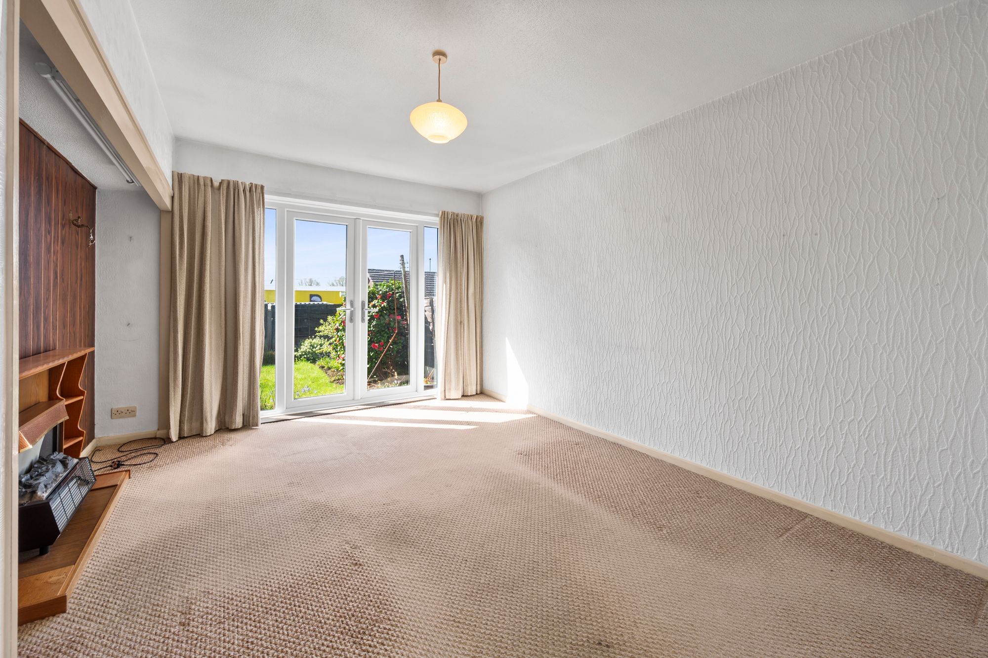 Ferndale Close, Woolston, WA1