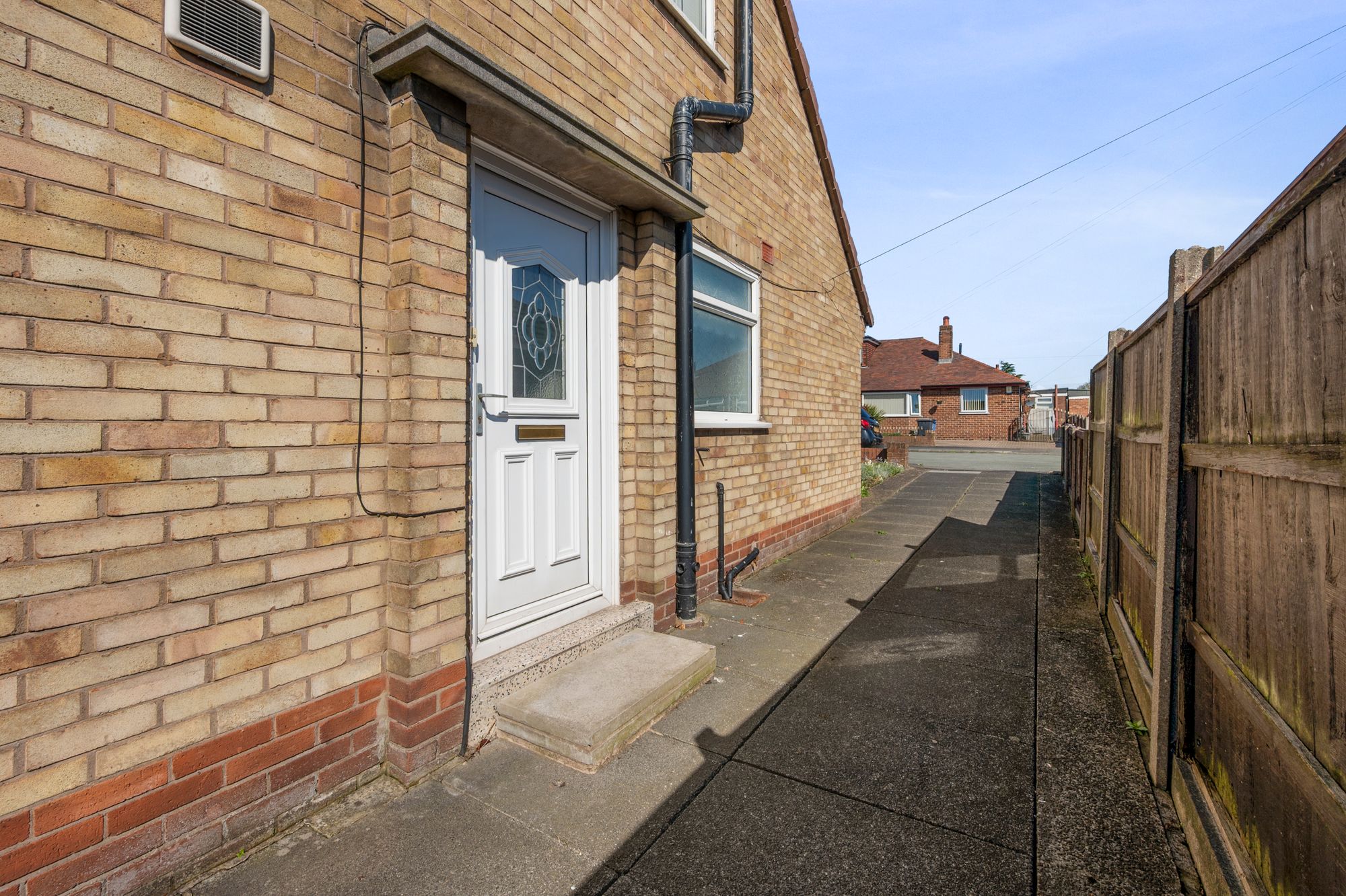 Ferndale Close, Woolston, WA1