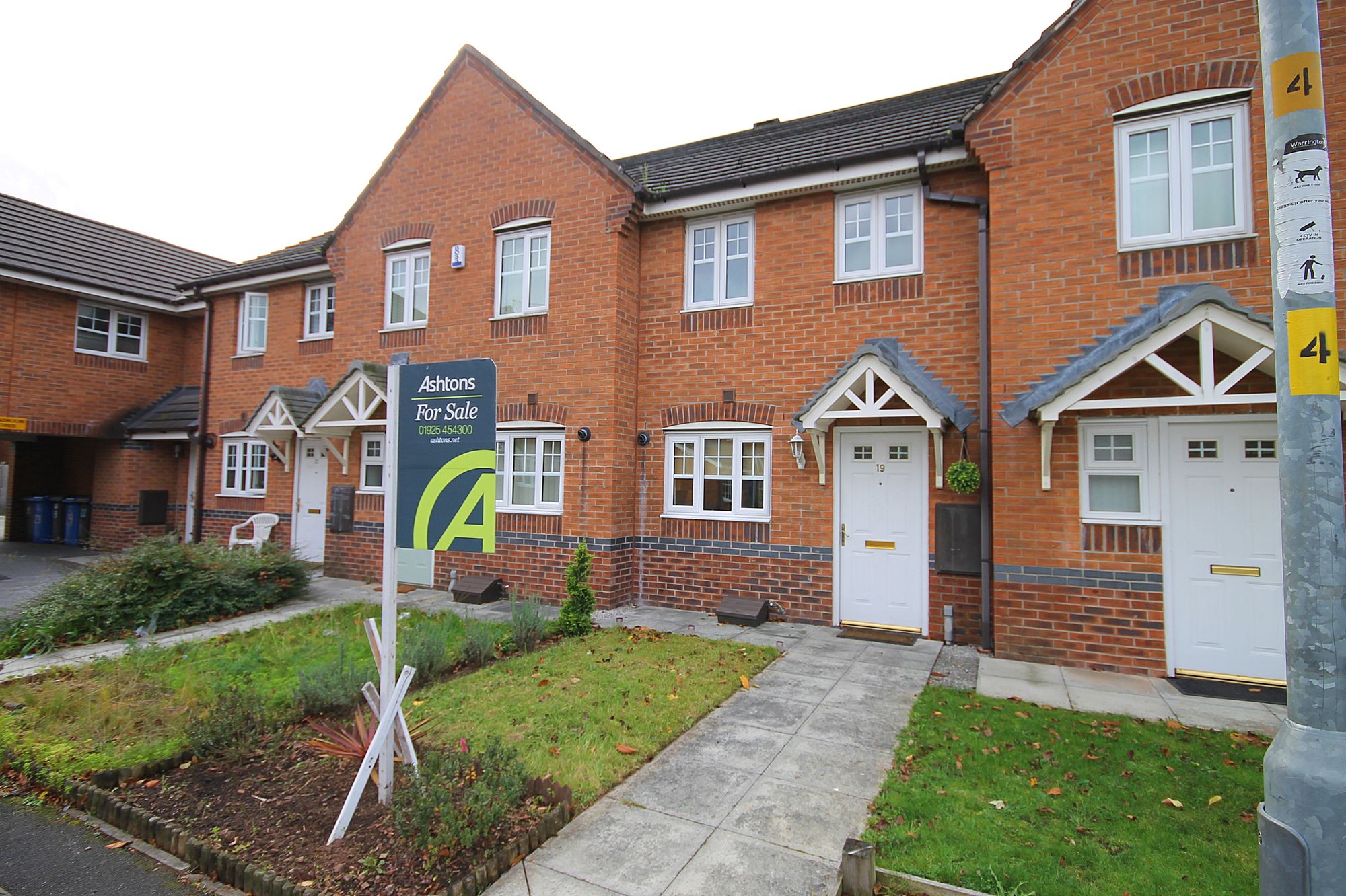 Larkspur Grove, Warrington, WA5