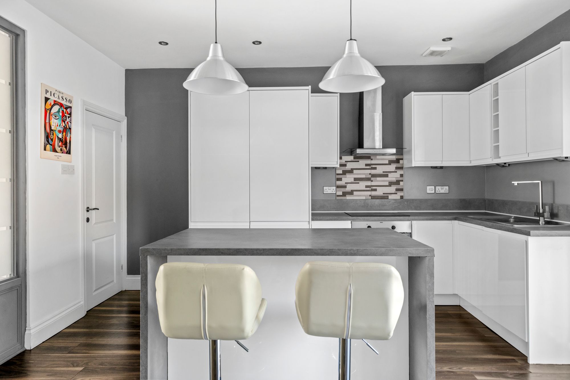 Raymond Avenue, Warrington