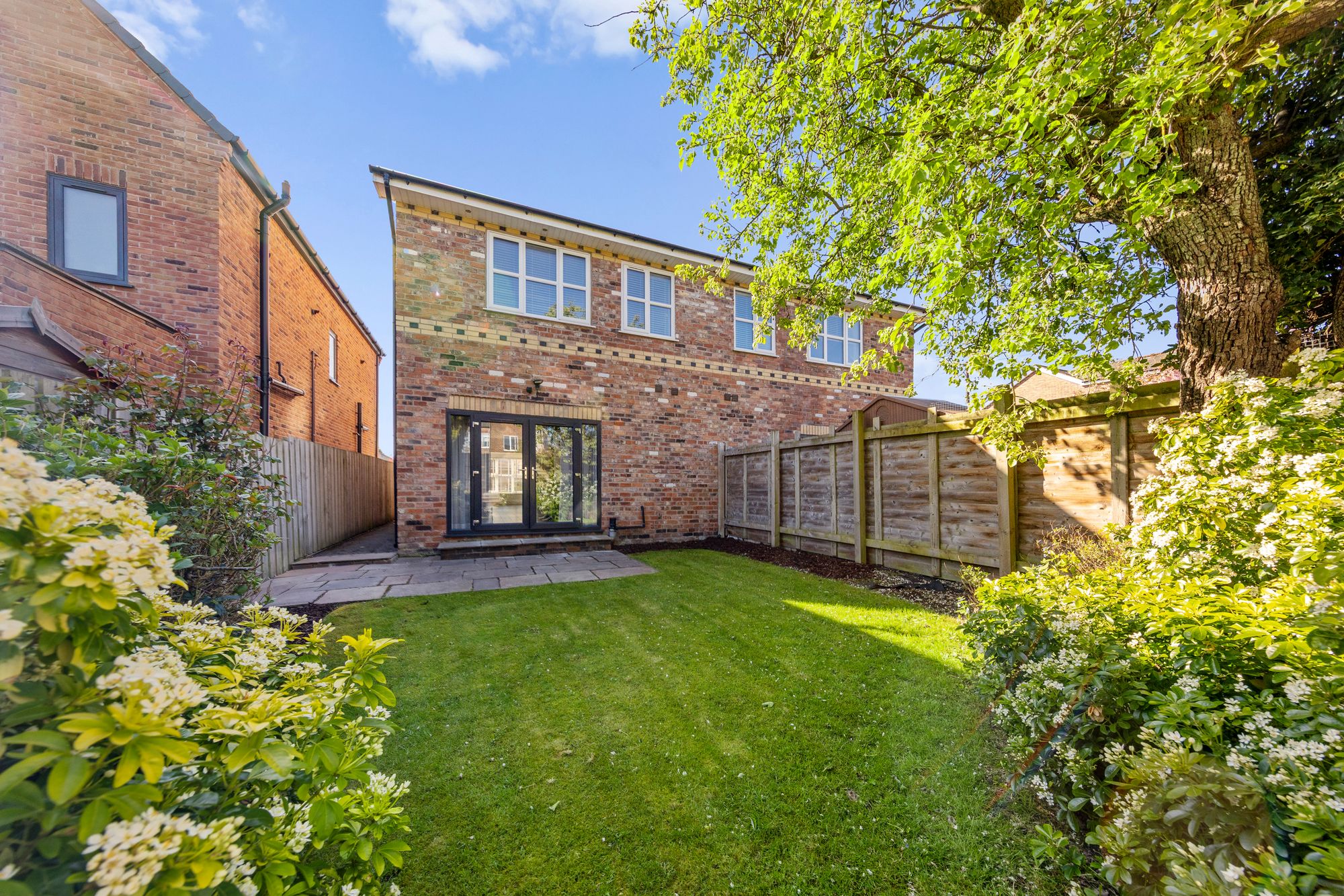 Raymond Avenue, Warrington