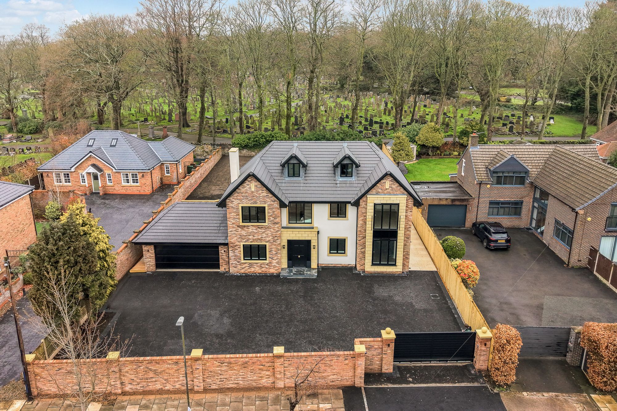 Eaton Road, Dentons Green, WA10