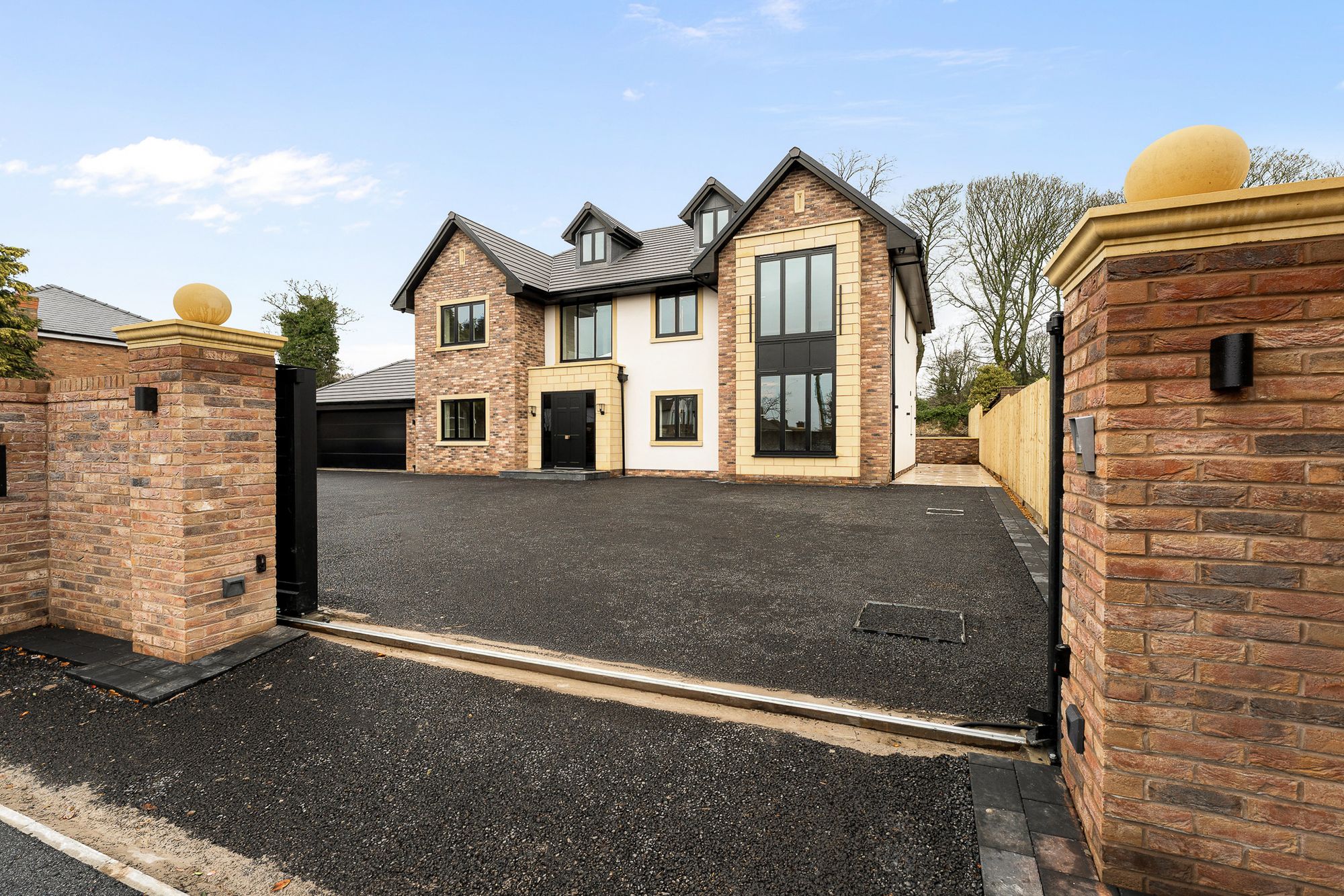 Eaton Road, Dentons Green, WA10