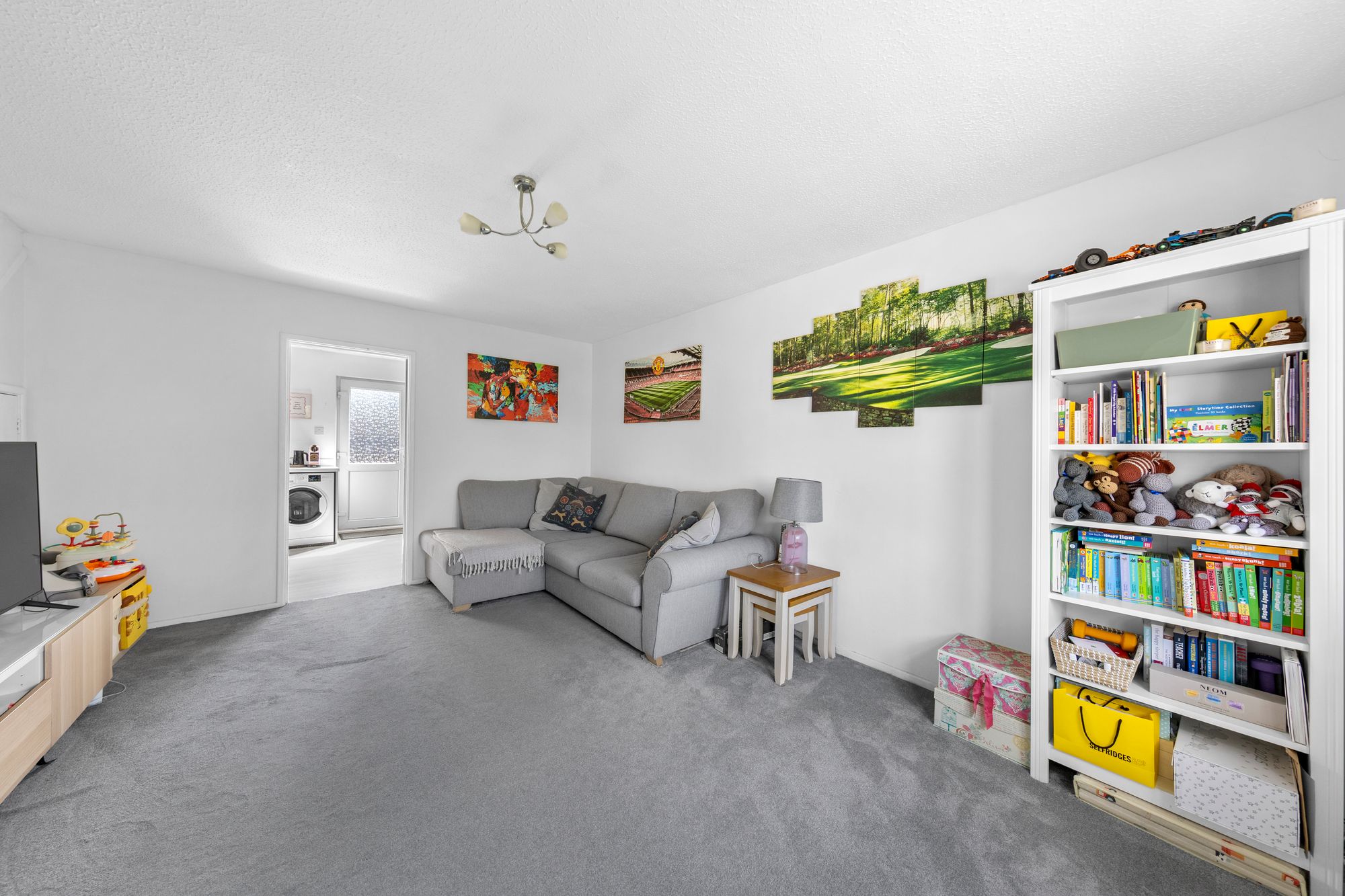 St. Davids Drive, Callands, WA5