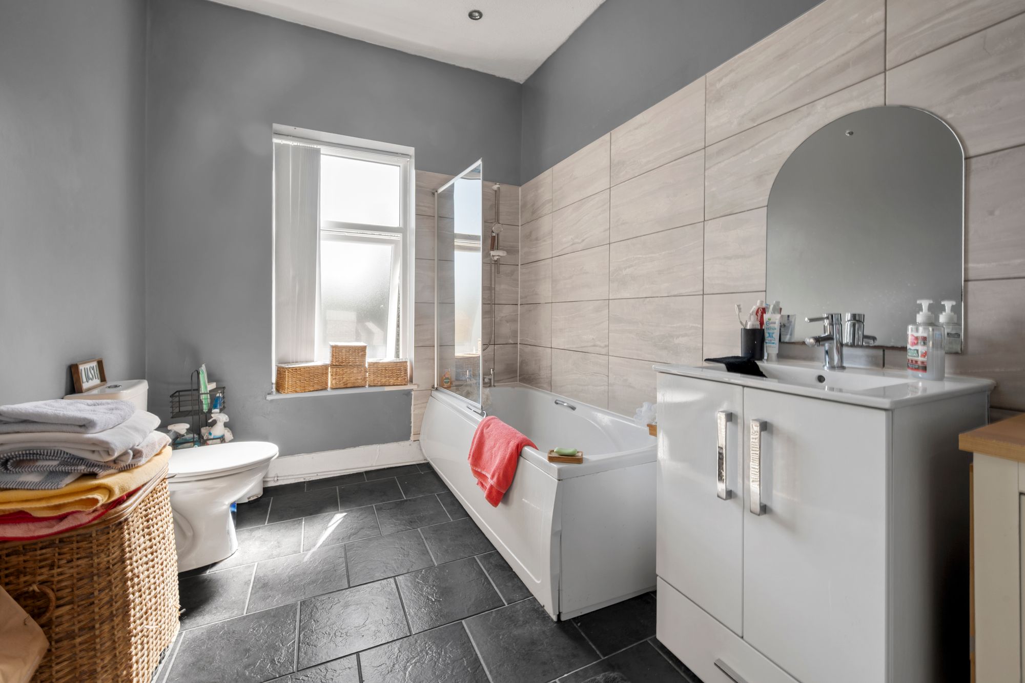 St. Helens Road, Leigh