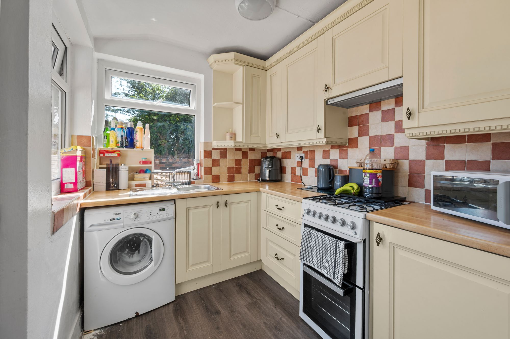 St. Helens Road, Leigh