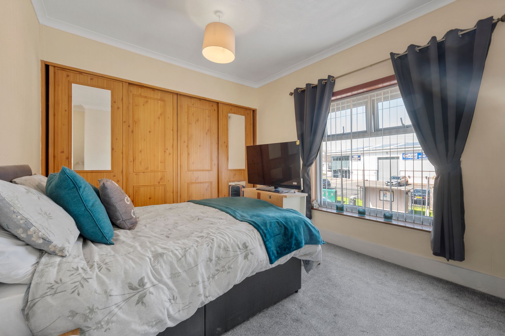 St. Helens Road, Leigh