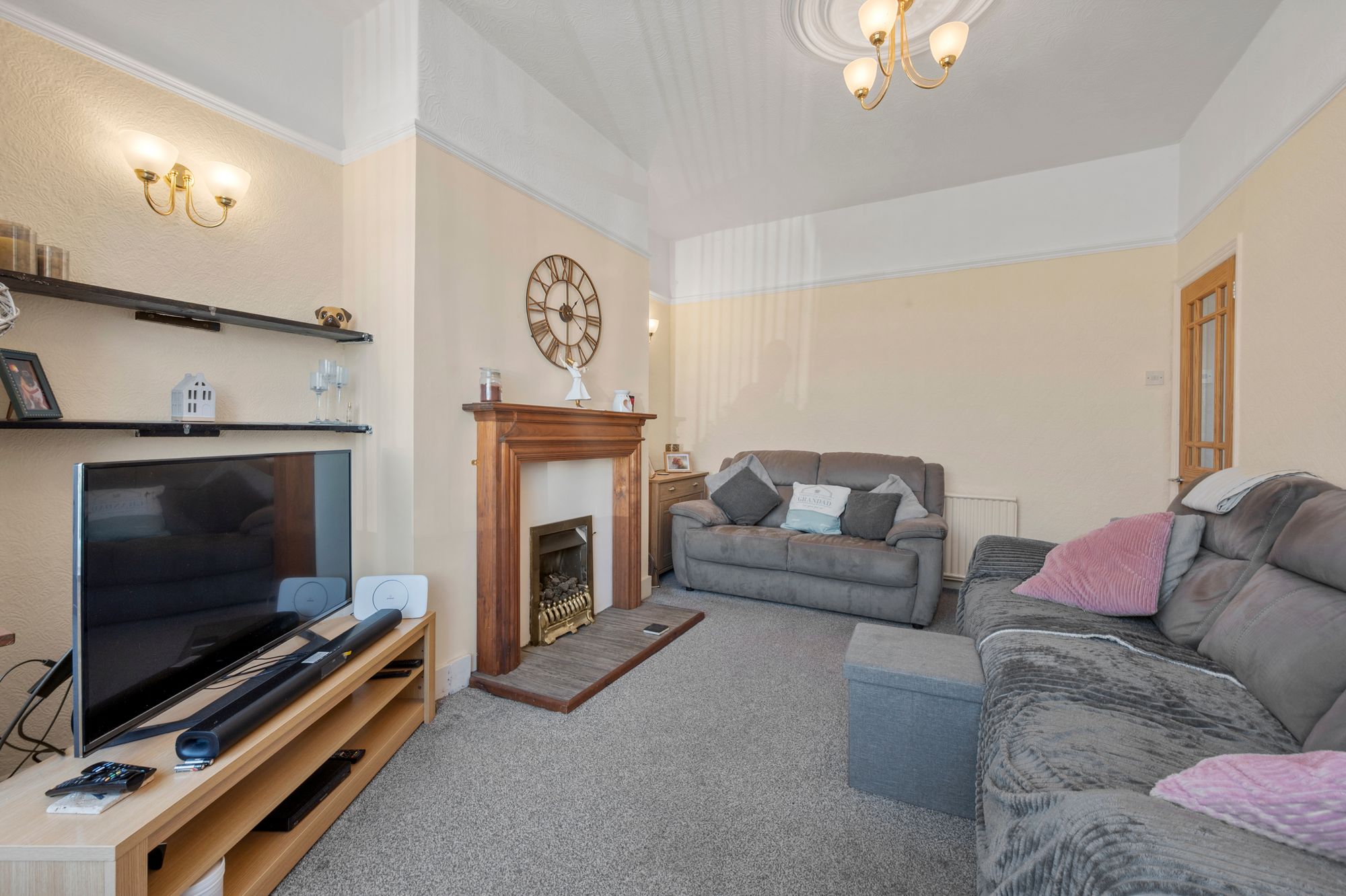 St. Helens Road, Leigh