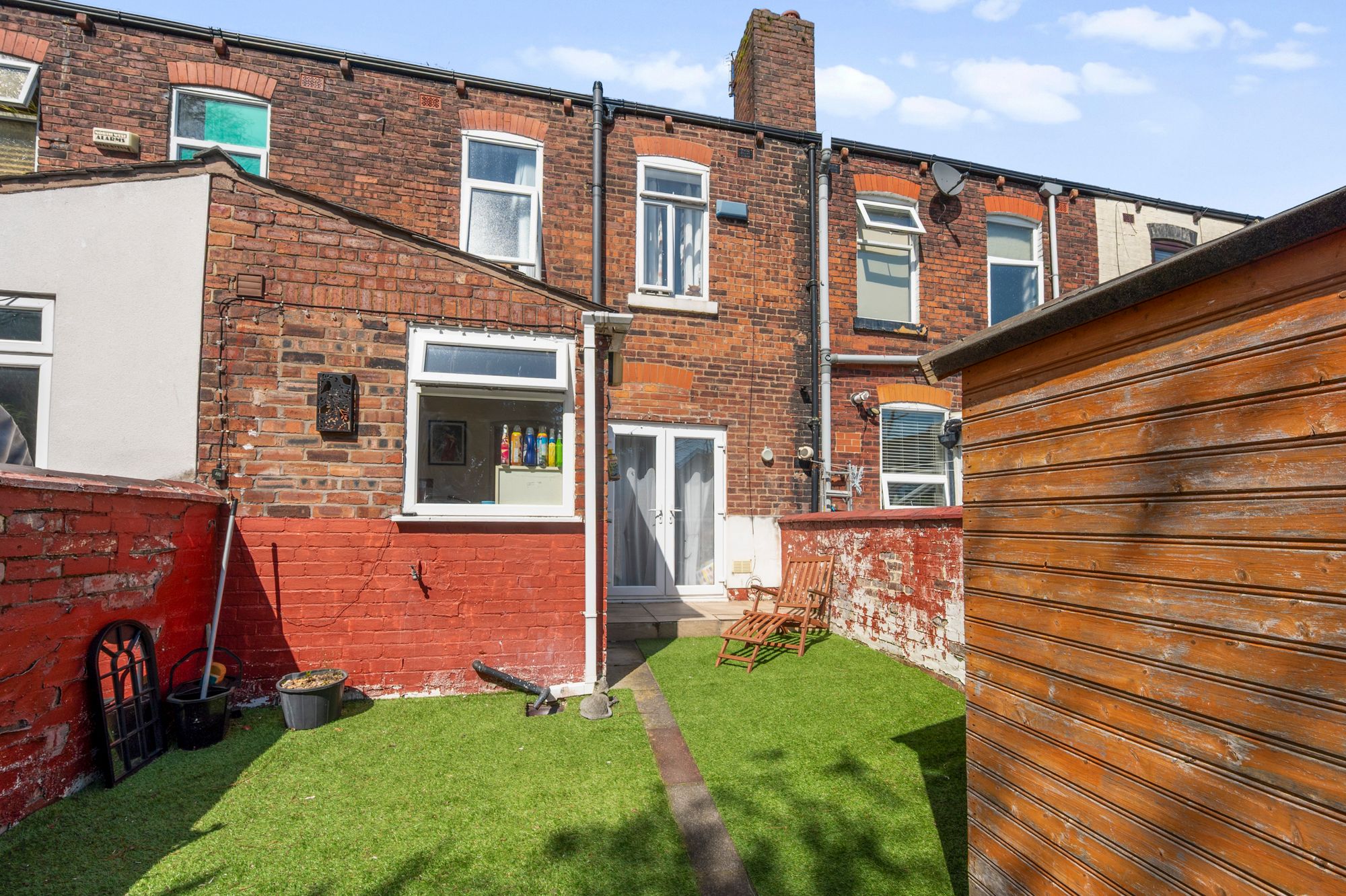 St. Helens Road, Leigh