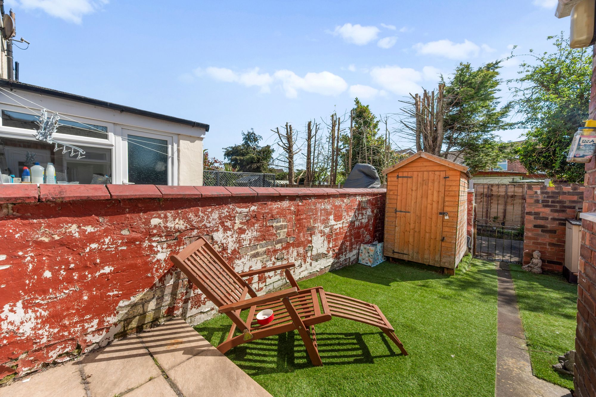 St. Helens Road, Leigh