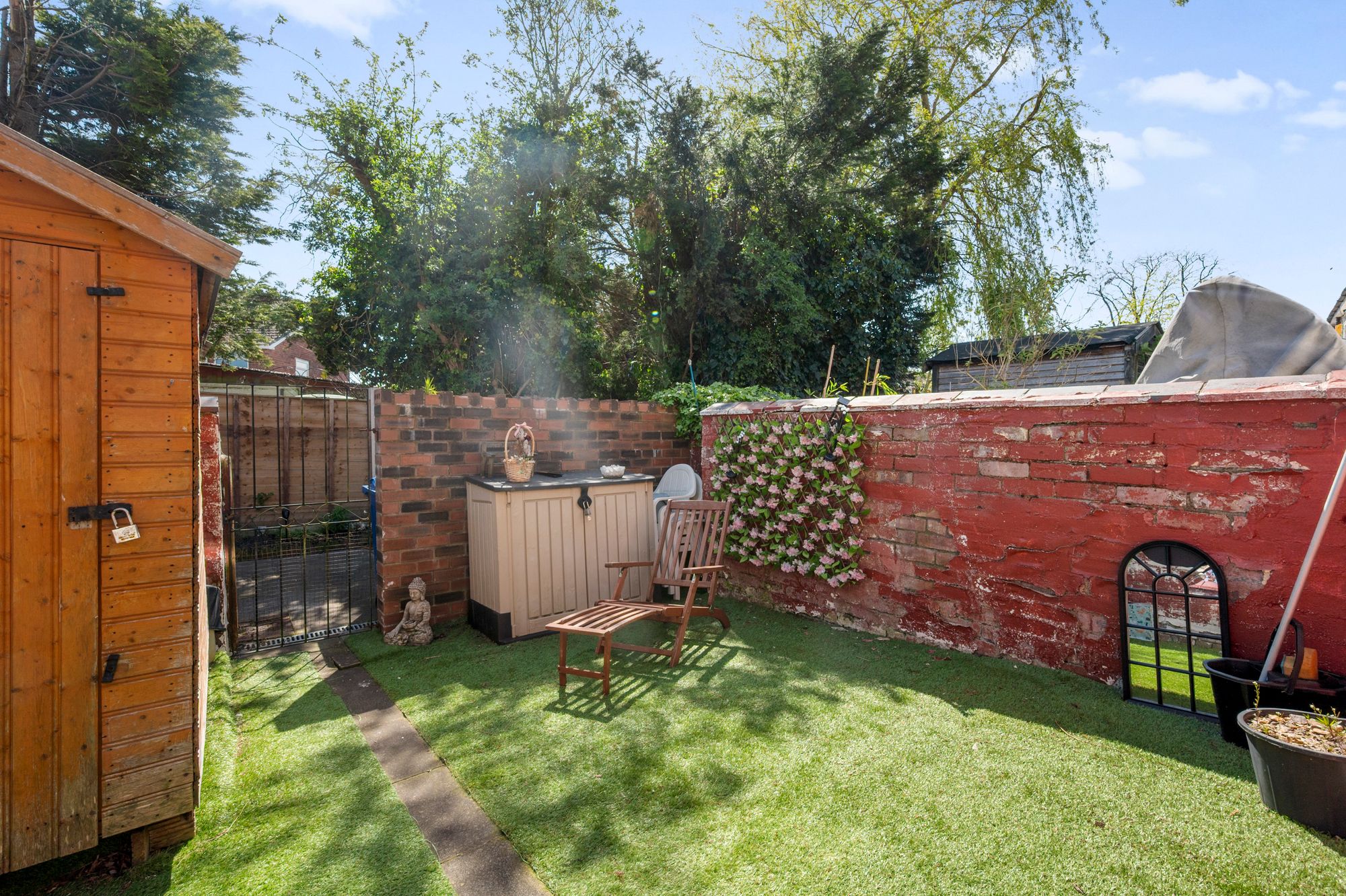 St. Helens Road, Leigh