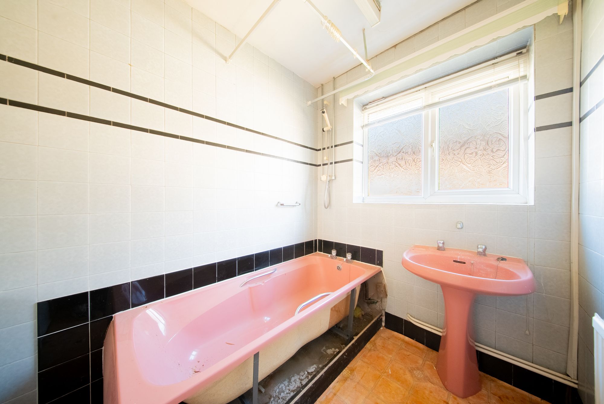 2 bedroom bungalow for sale - Bentley Hurst