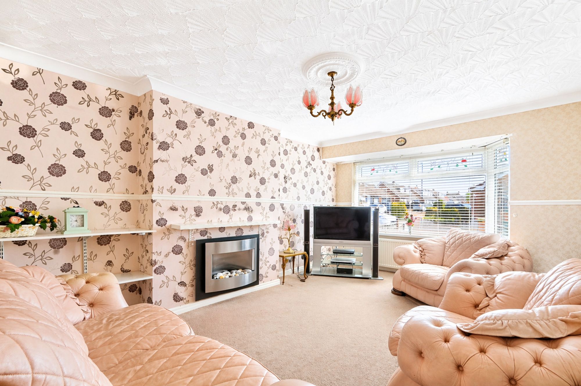 76b7f006-cf18-4ddd-8309-abe52b86d748