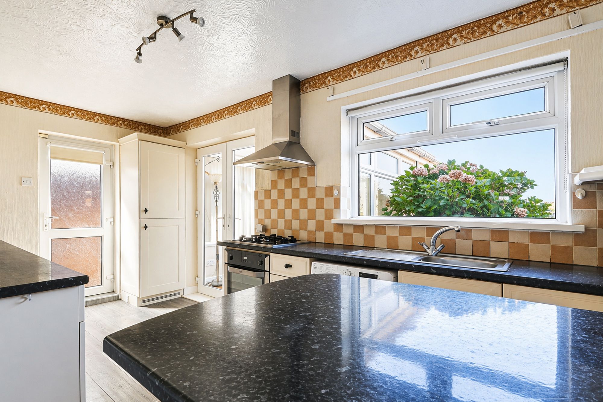 0078f4aa-a1b4-4011-a602-e9c05b15ccf5