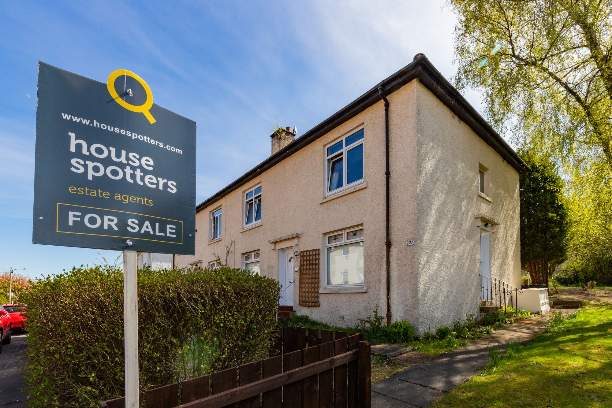 225 Rotherwood Avenue, Glasgow