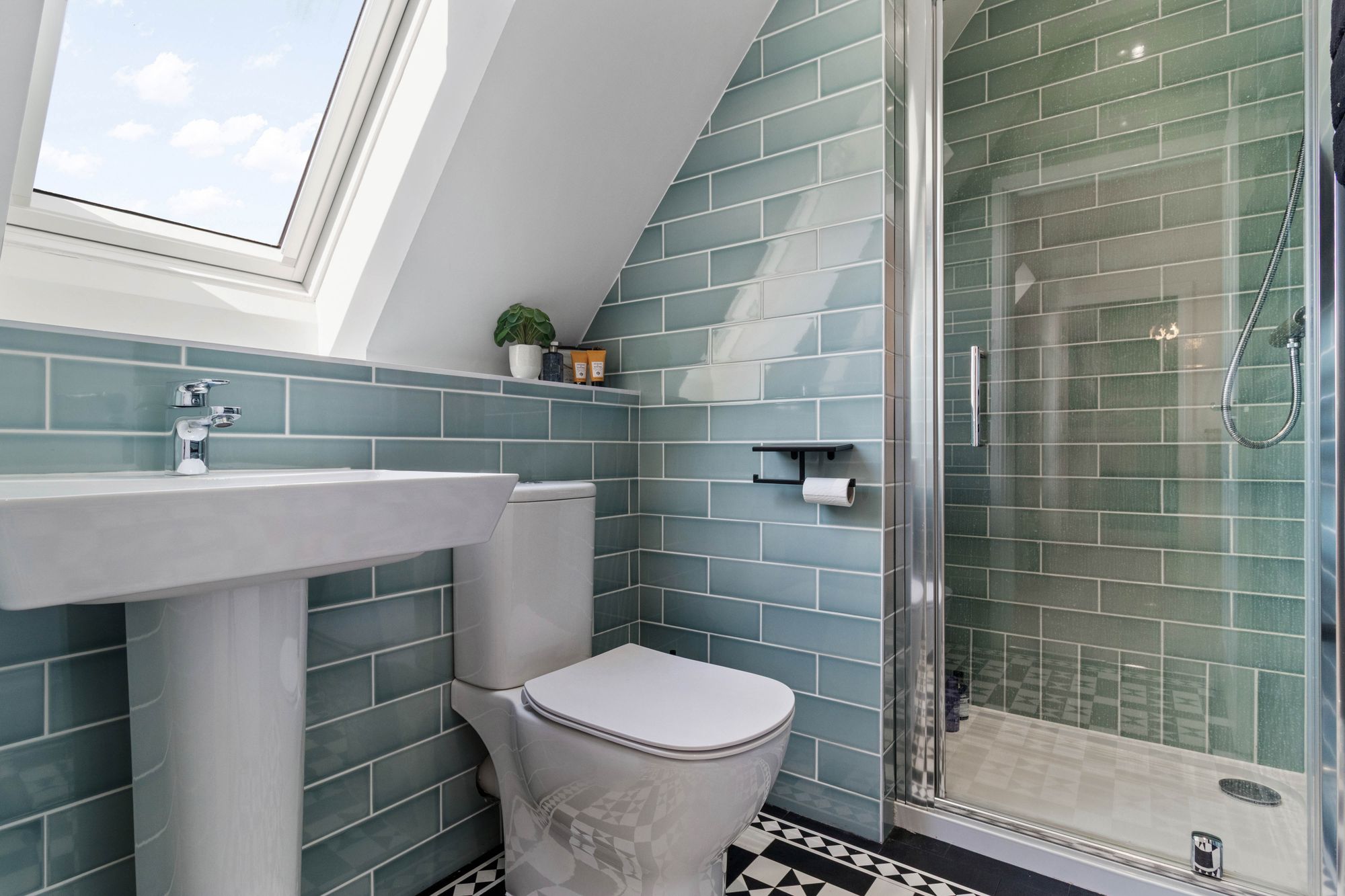 Crispin Grove, Warrington