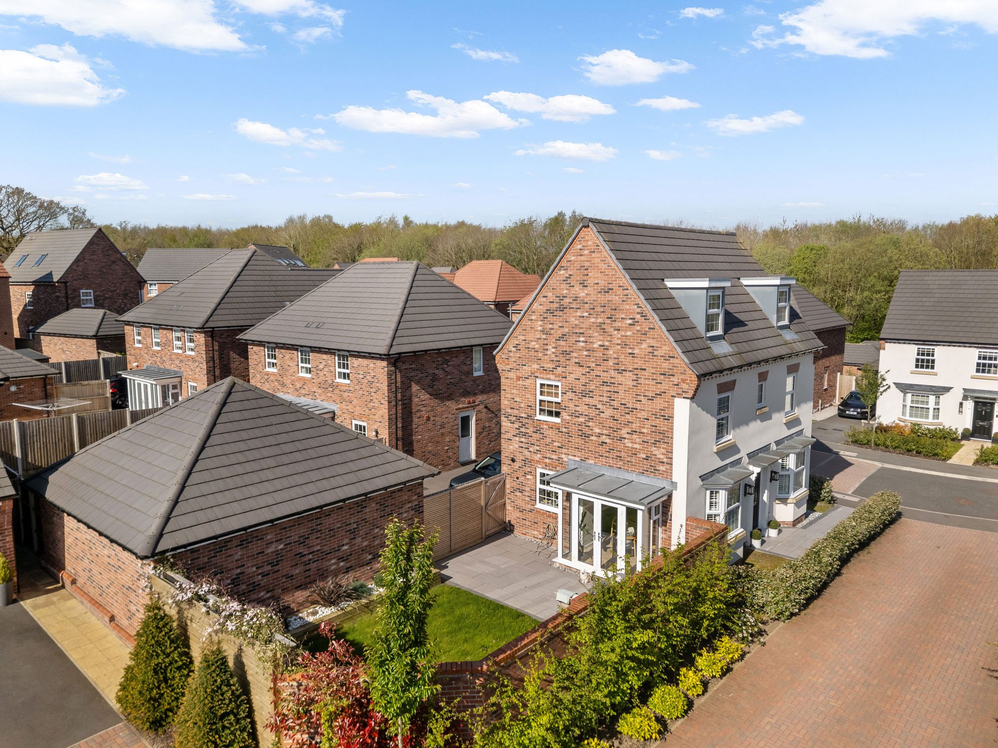 Crispin Grove, Warrington