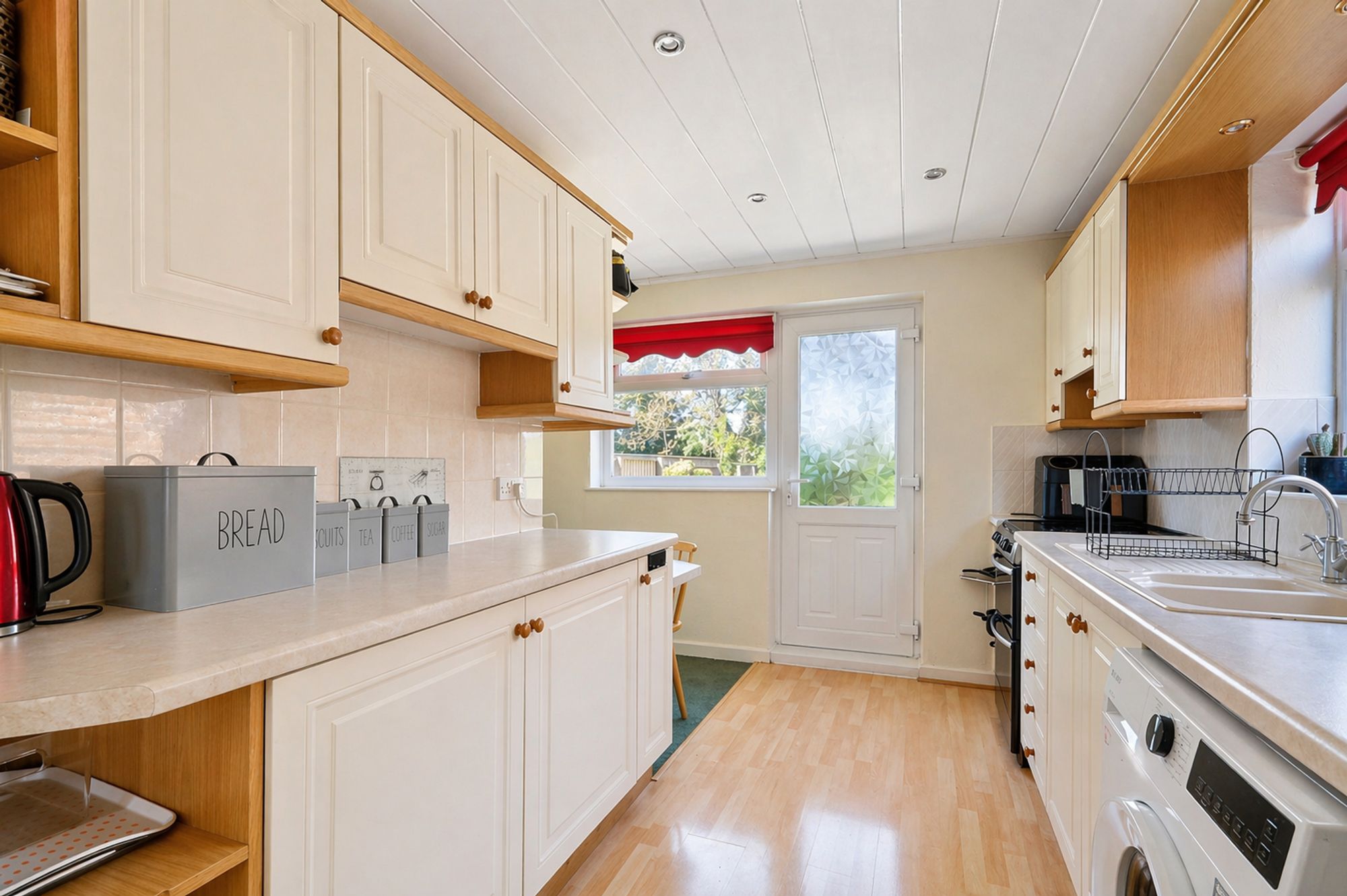 b8a494ae-9b12-4a67-897c-7124324619e2