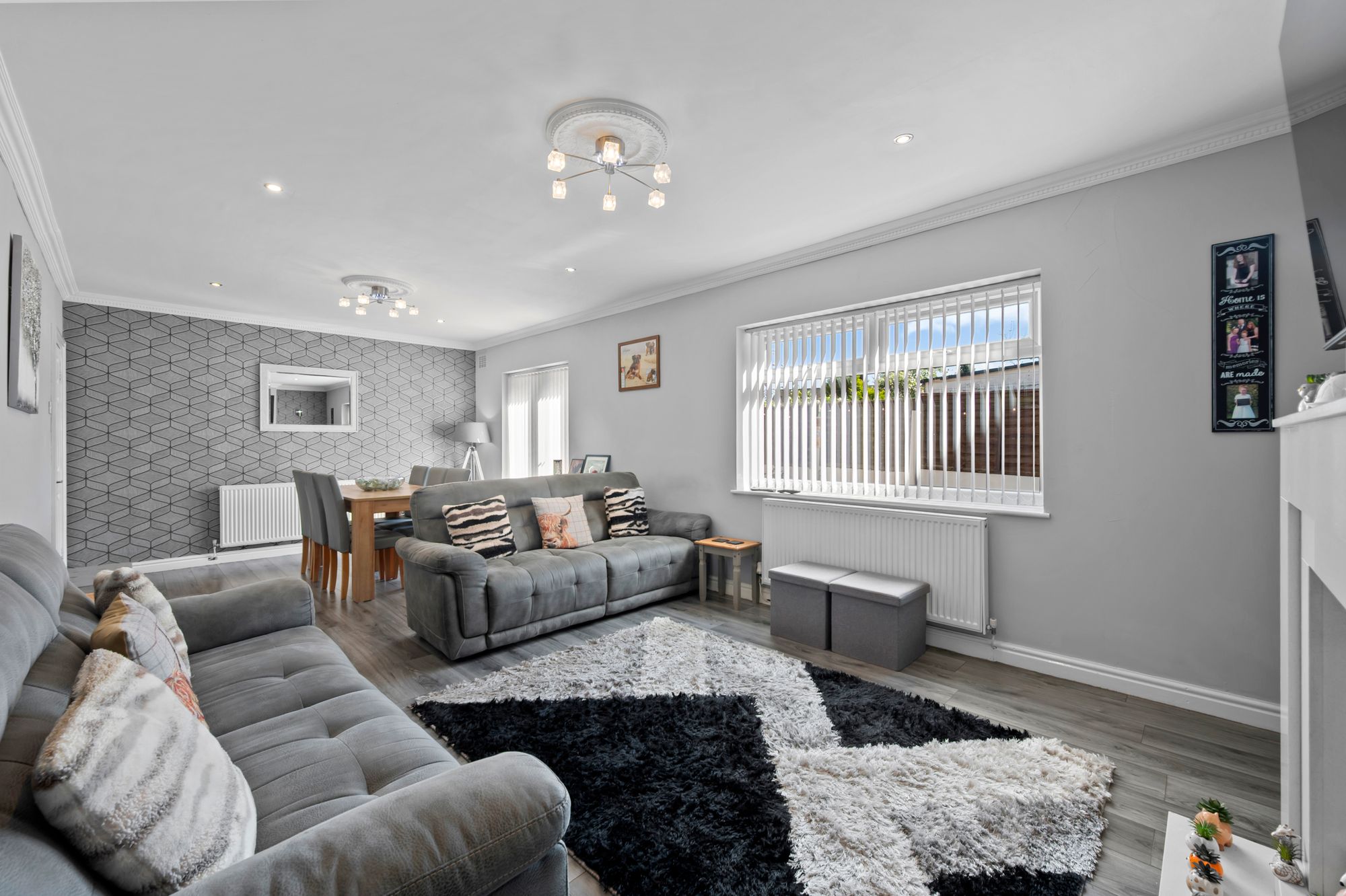 Manchester Road, Woolston, WA1