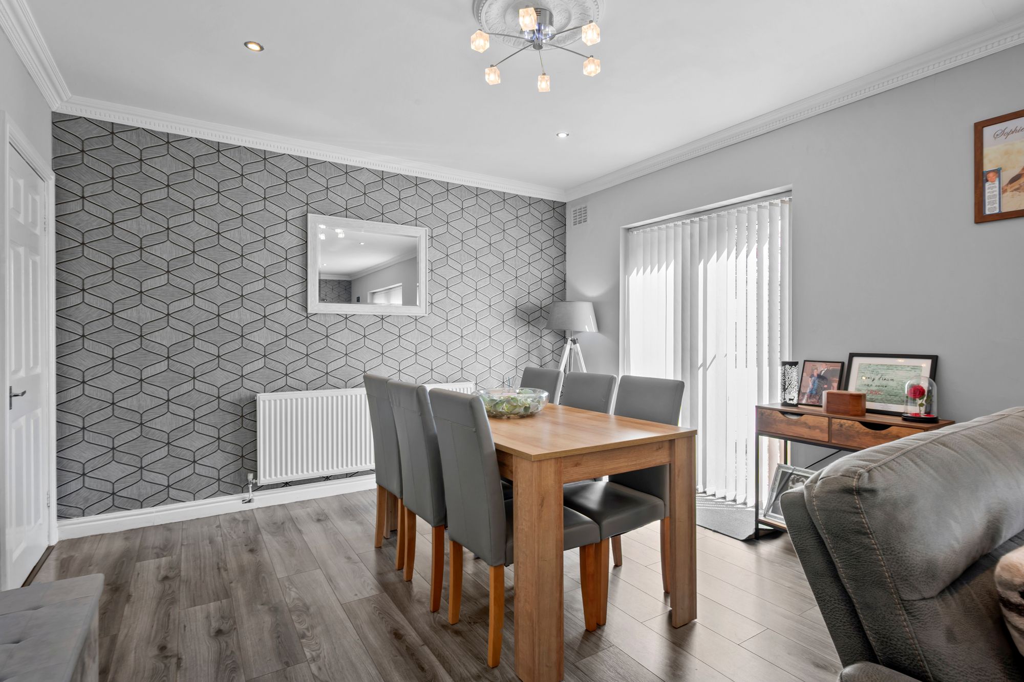 Manchester Road, Woolston, WA1