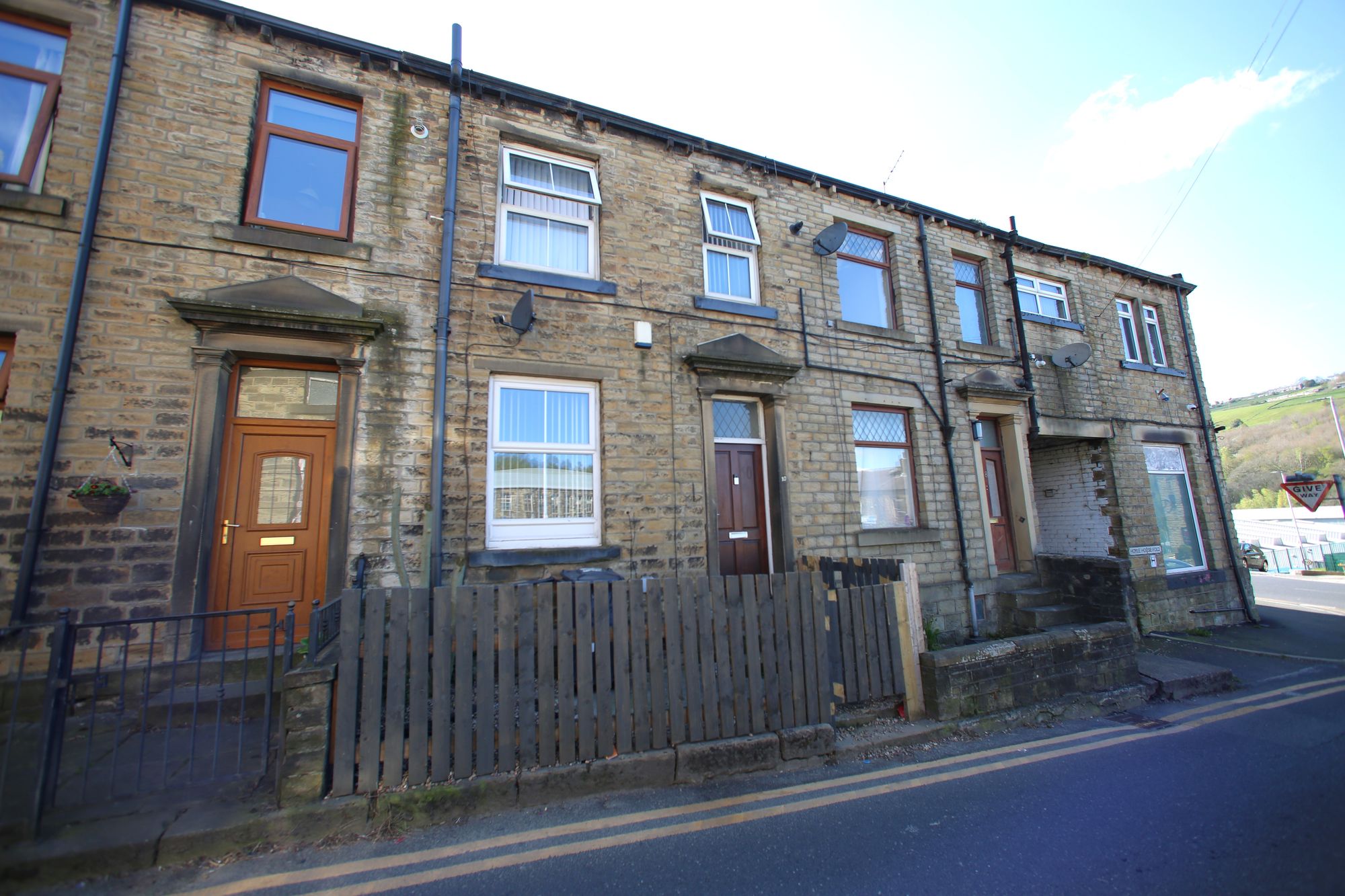 Hoyle House Fold, Linthwaite, HD7