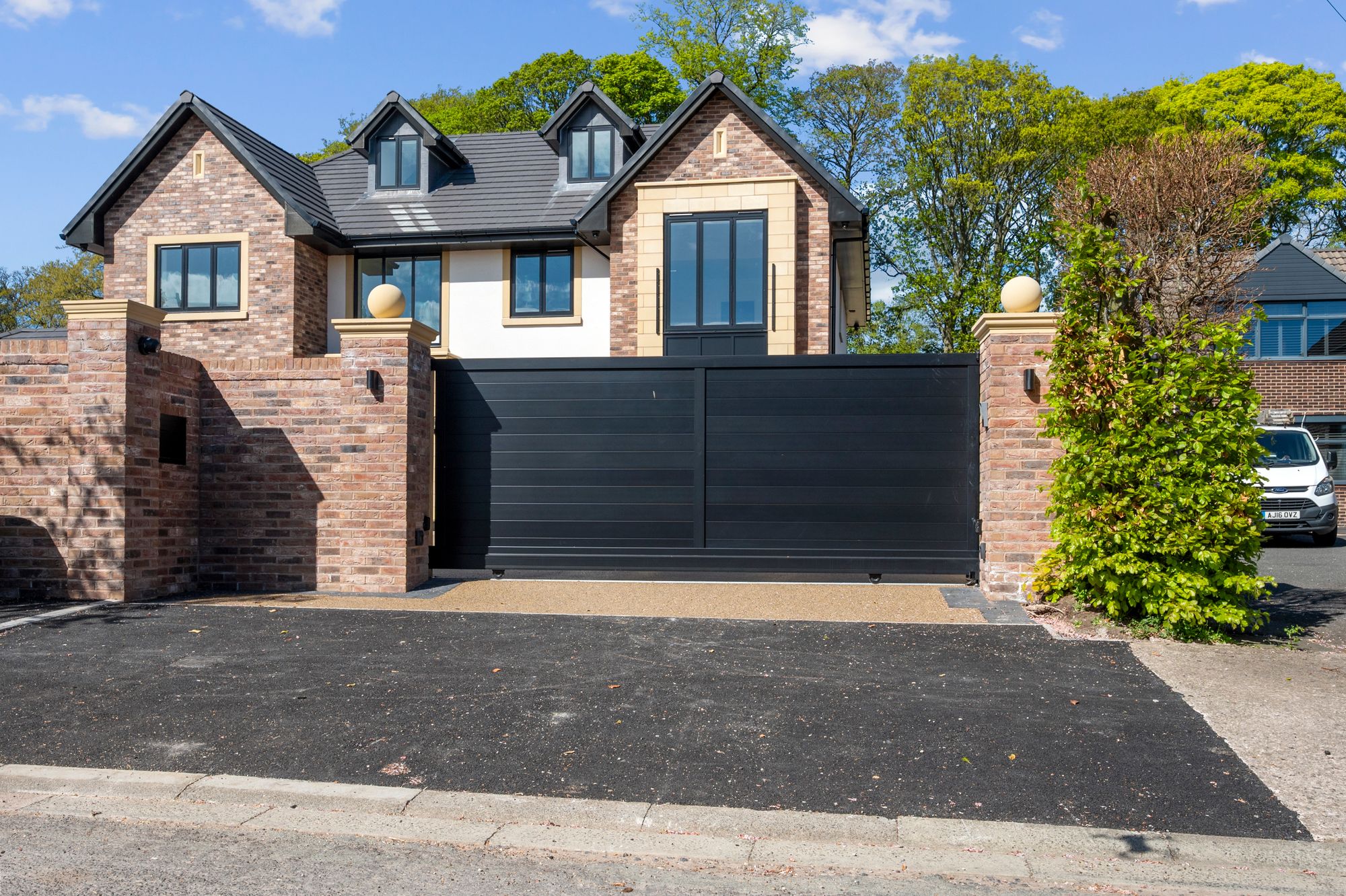 Eaton Road, Dentons Green, WA10