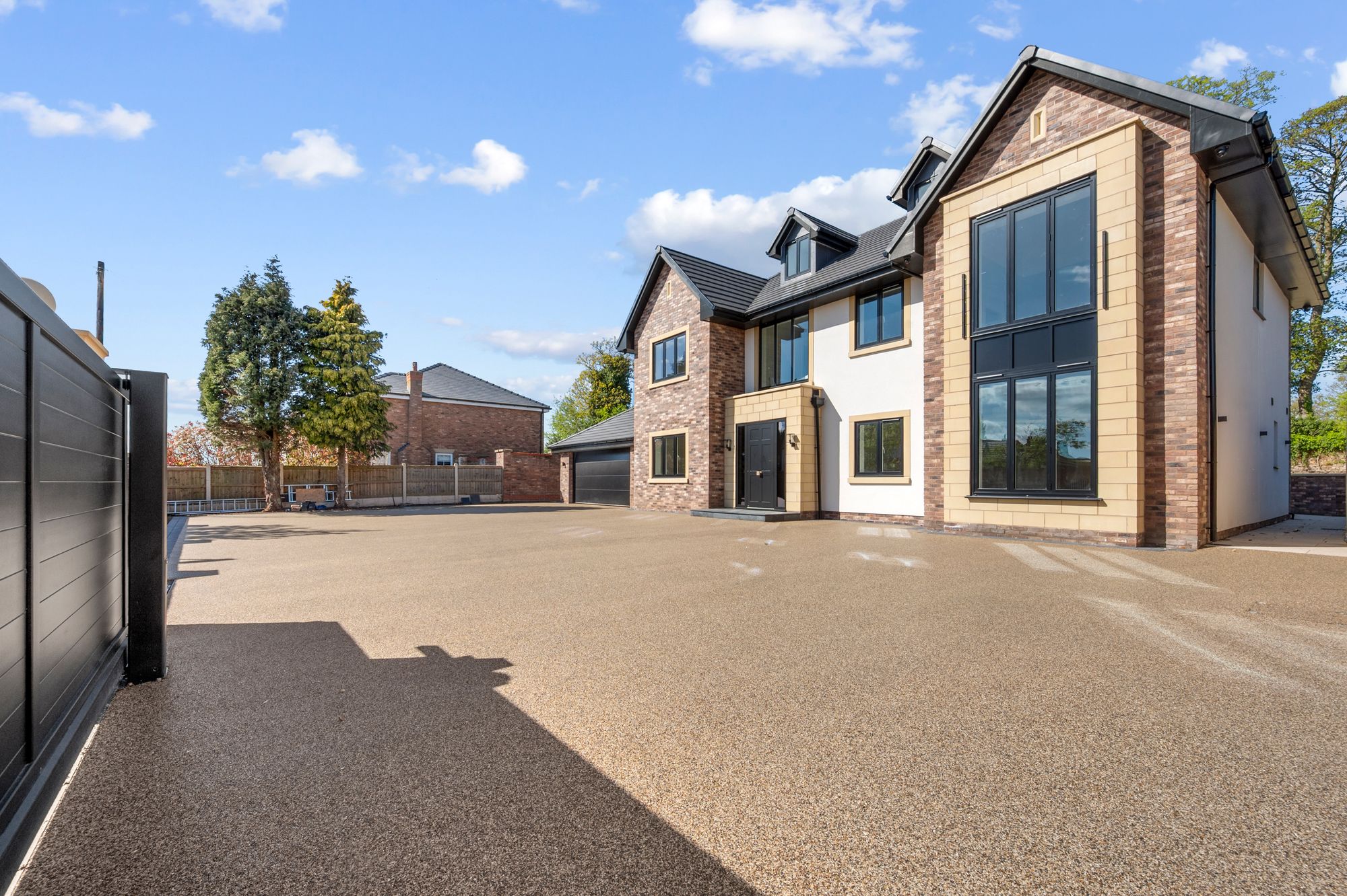 Eaton Road, Dentons Green, WA10