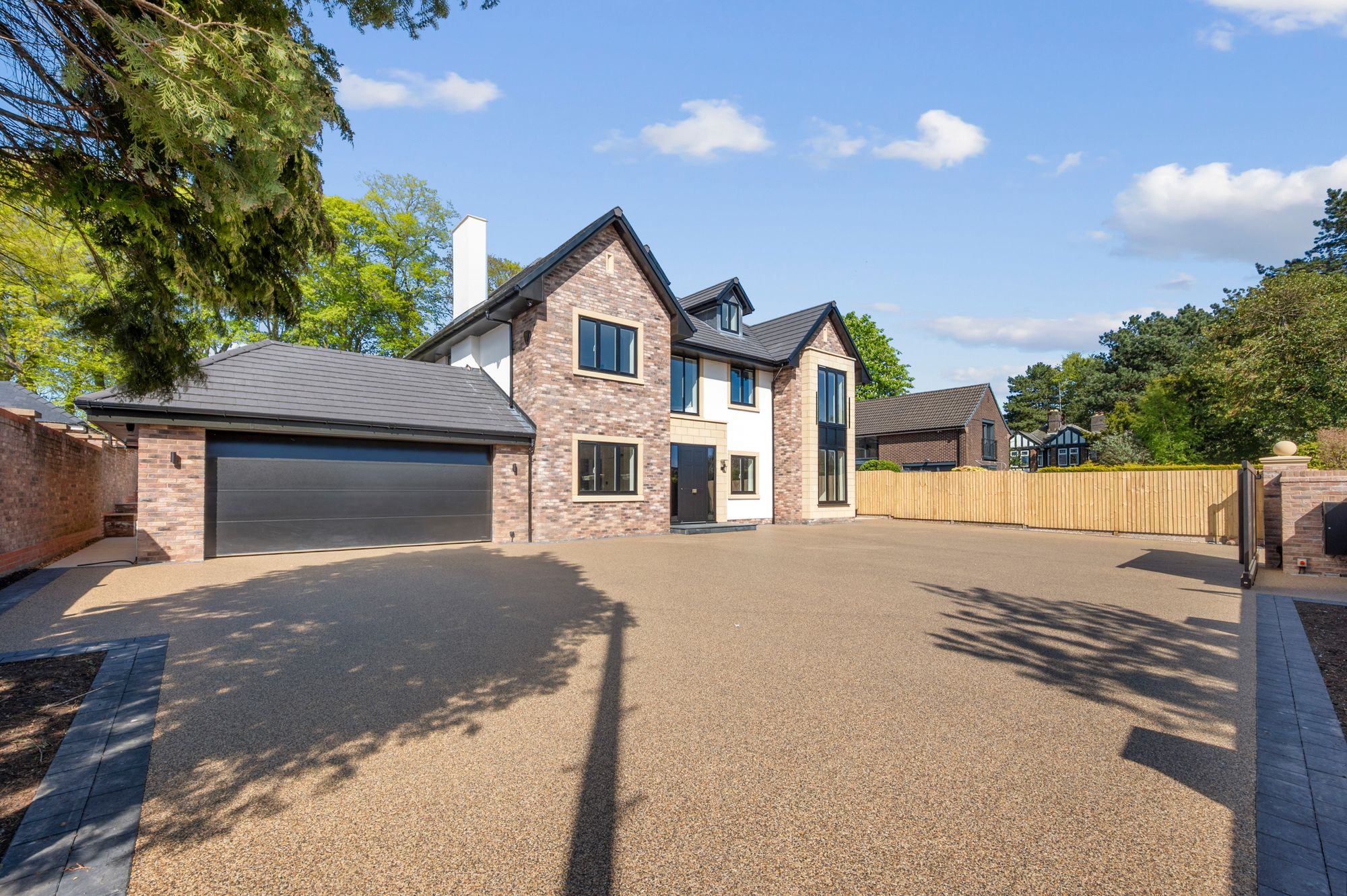 Eaton Road, Dentons Green, WA10