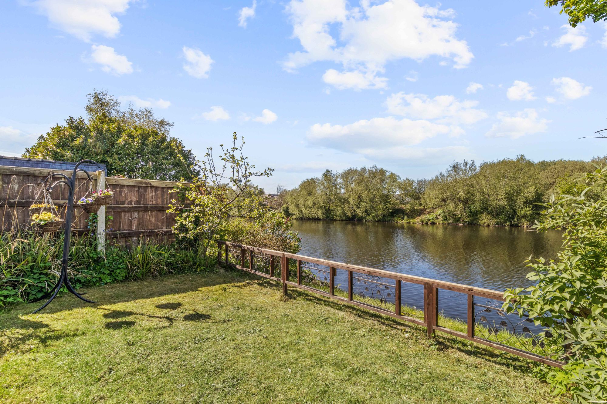 Woodford Close, Thelwall, WA4