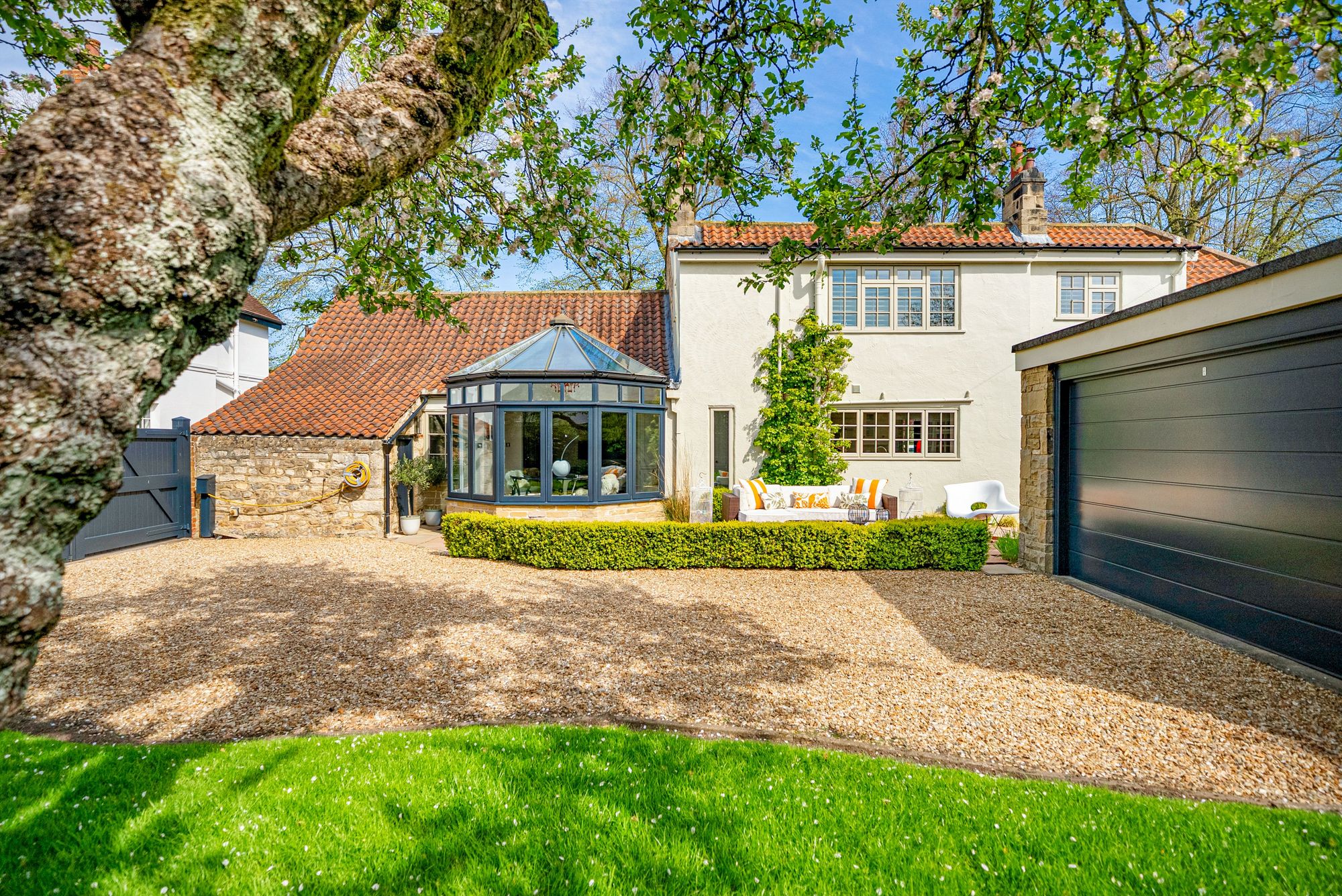 Burton Leonard, Harrogate, HG3