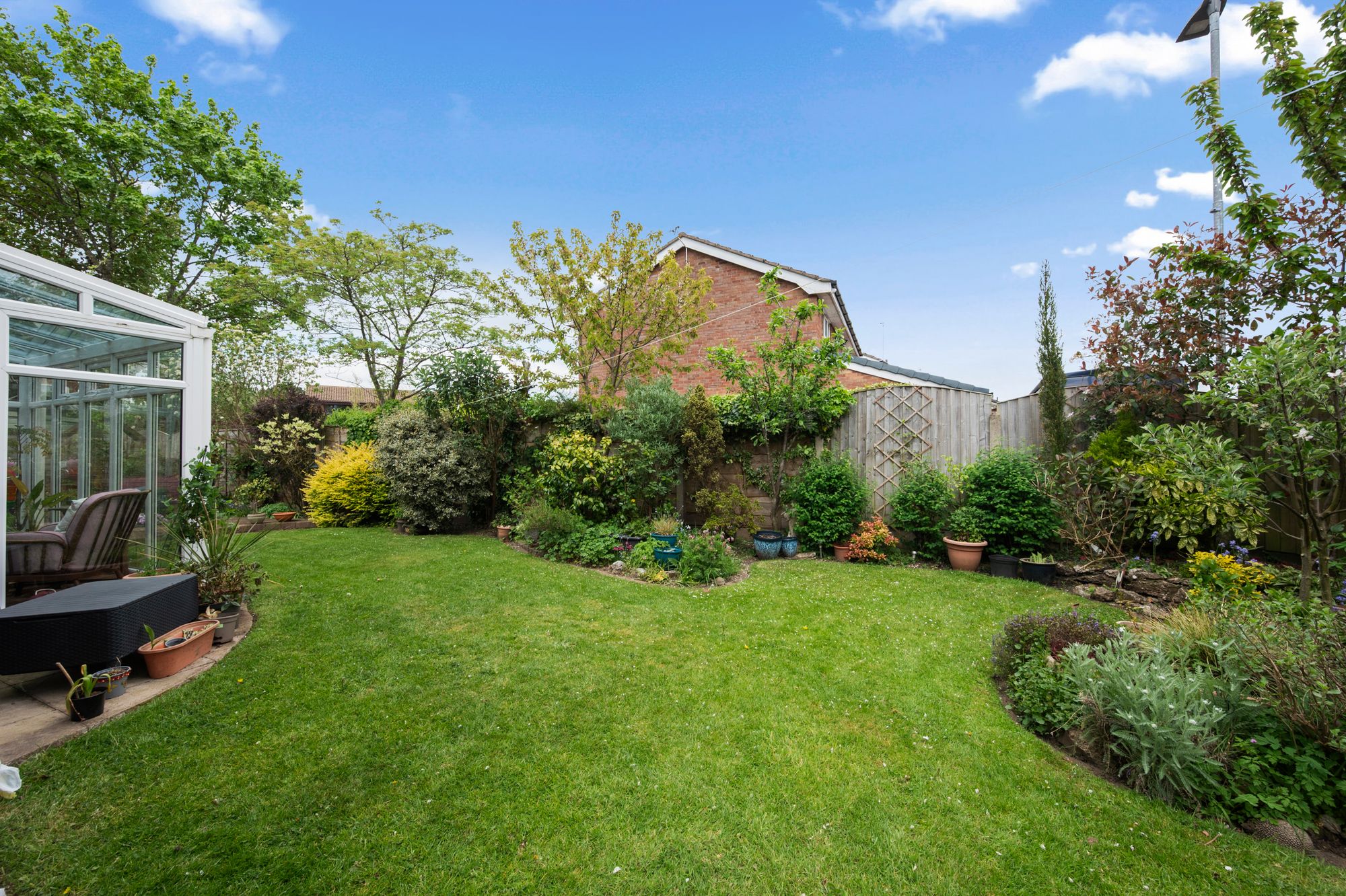 Shropshire Close, Woolston, WA1