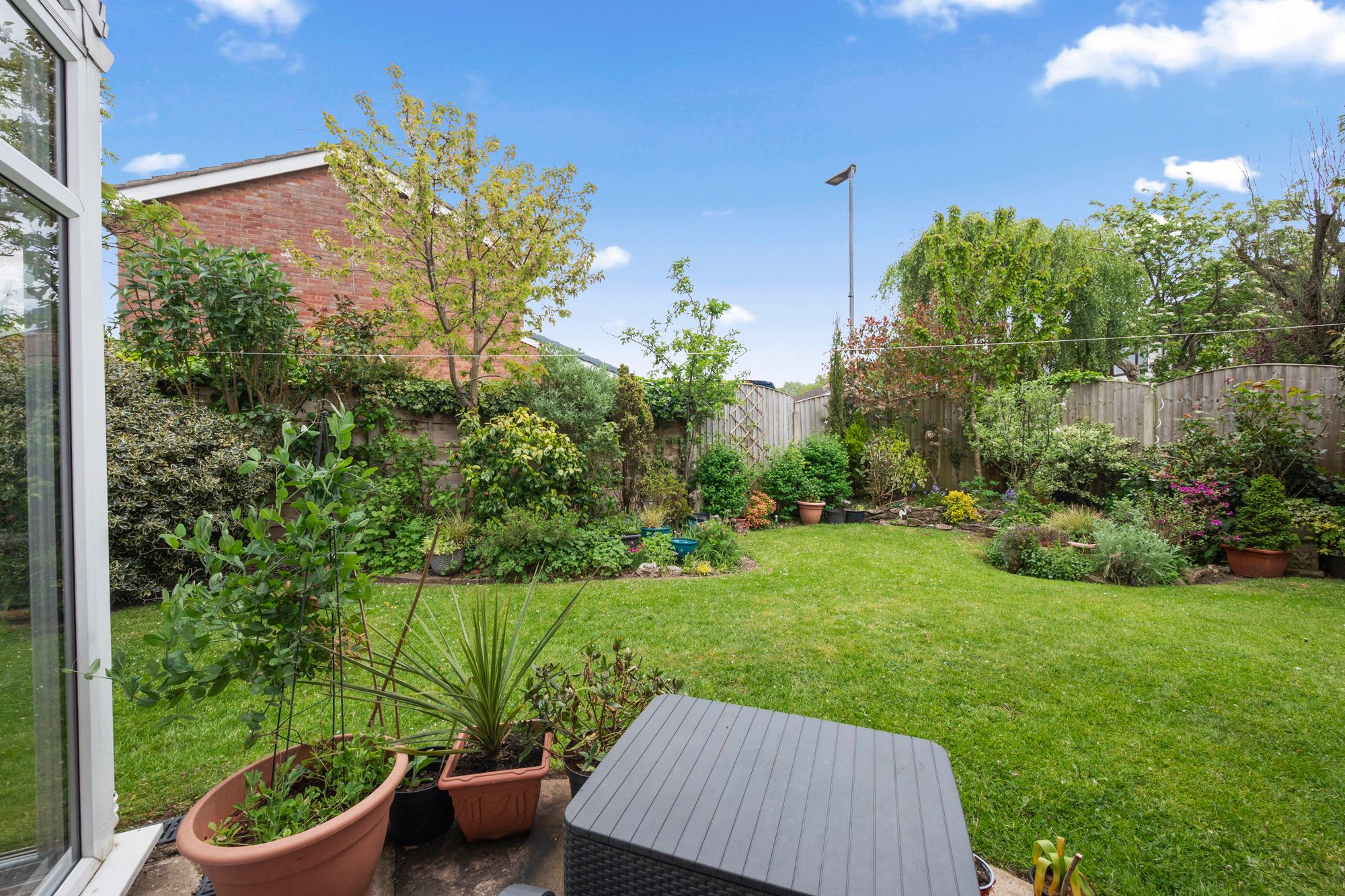 Shropshire Close, Woolston, WA1
