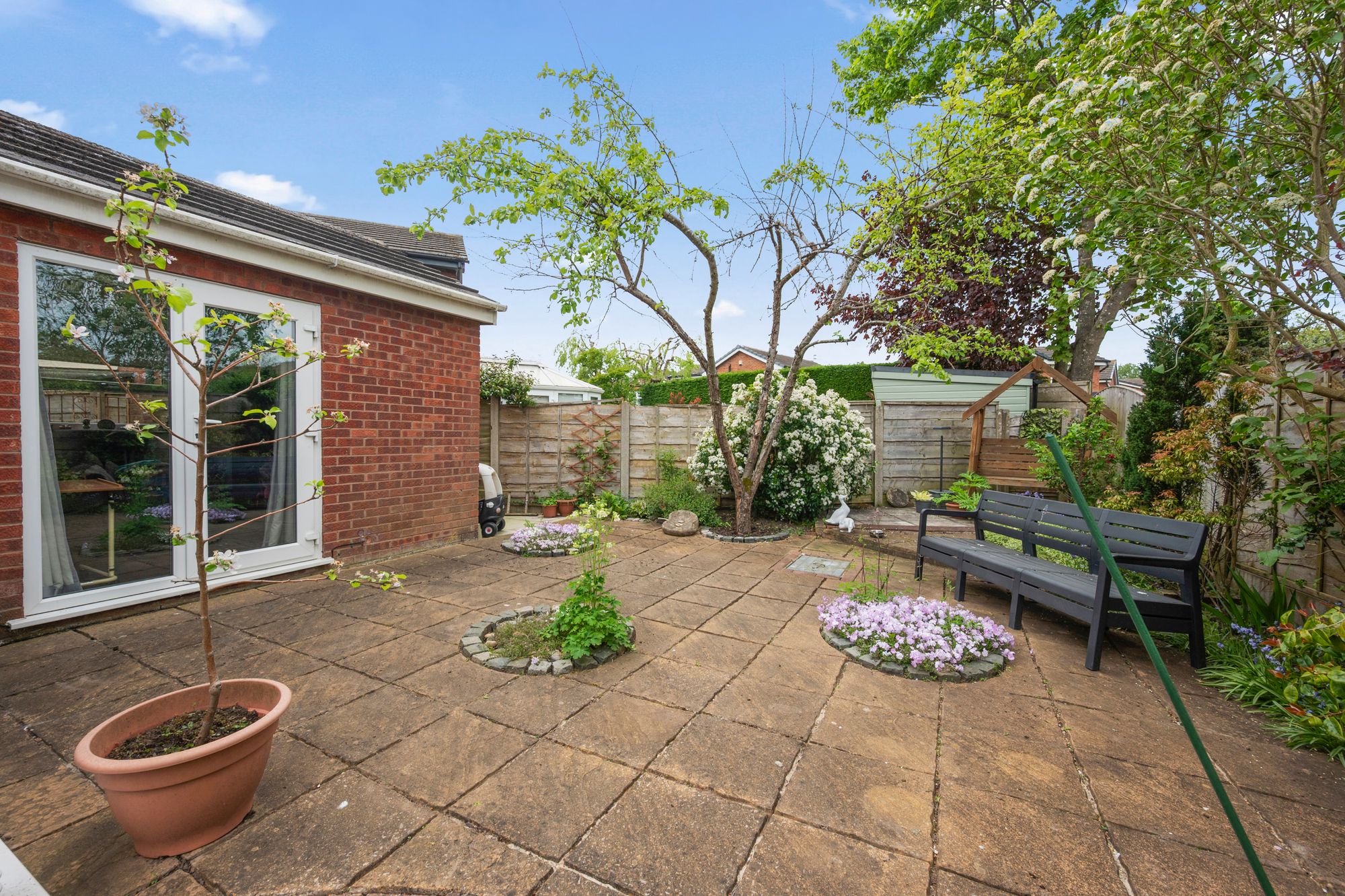 Shropshire Close, Woolston, WA1