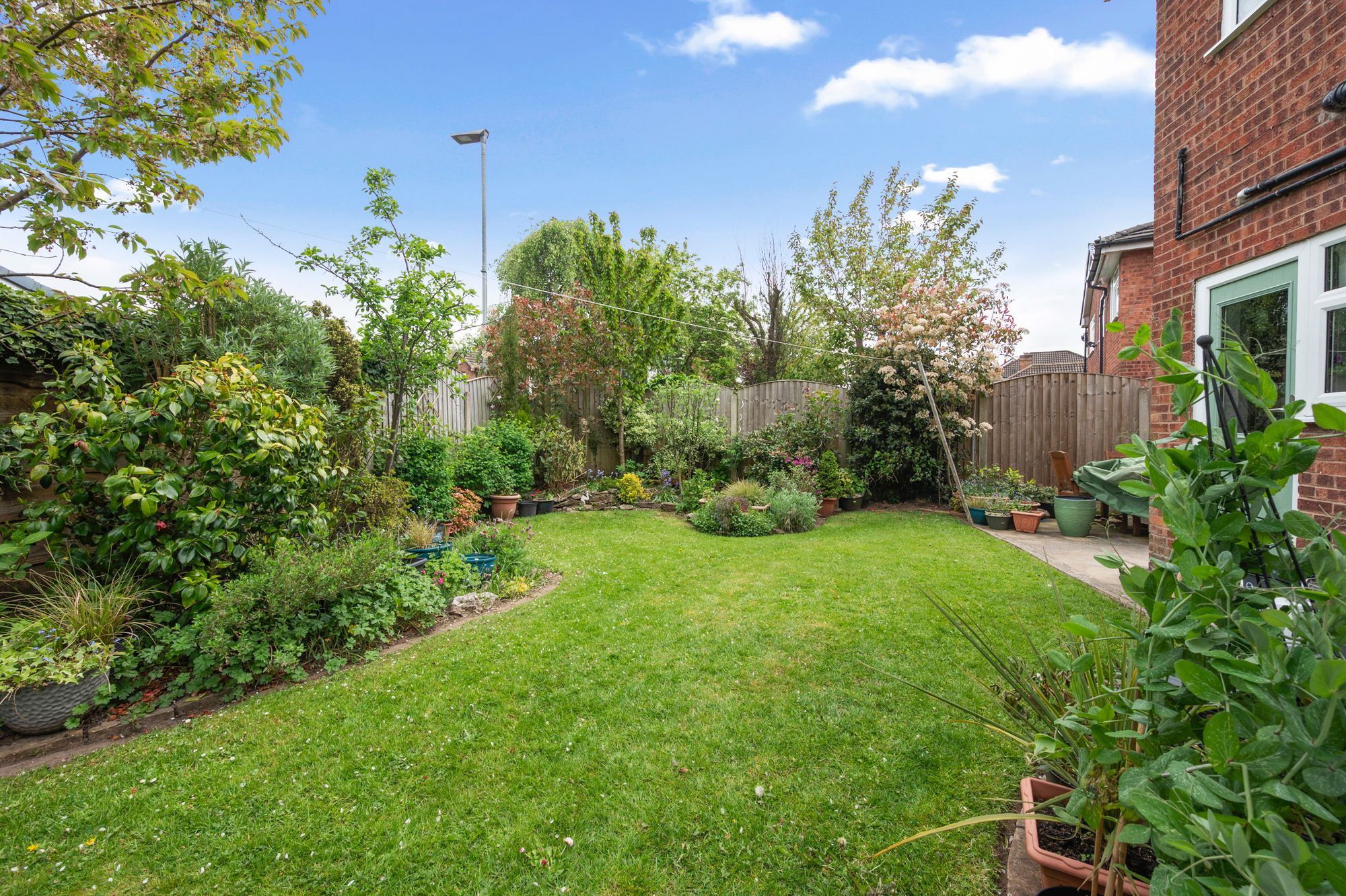 Shropshire Close, Woolston, WA1