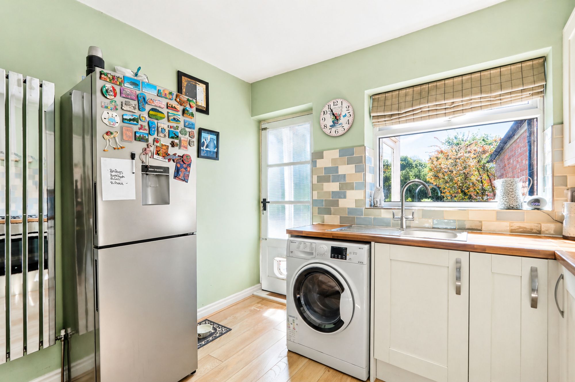 41cb55f9-13b1-4072-a651-209b8020774b