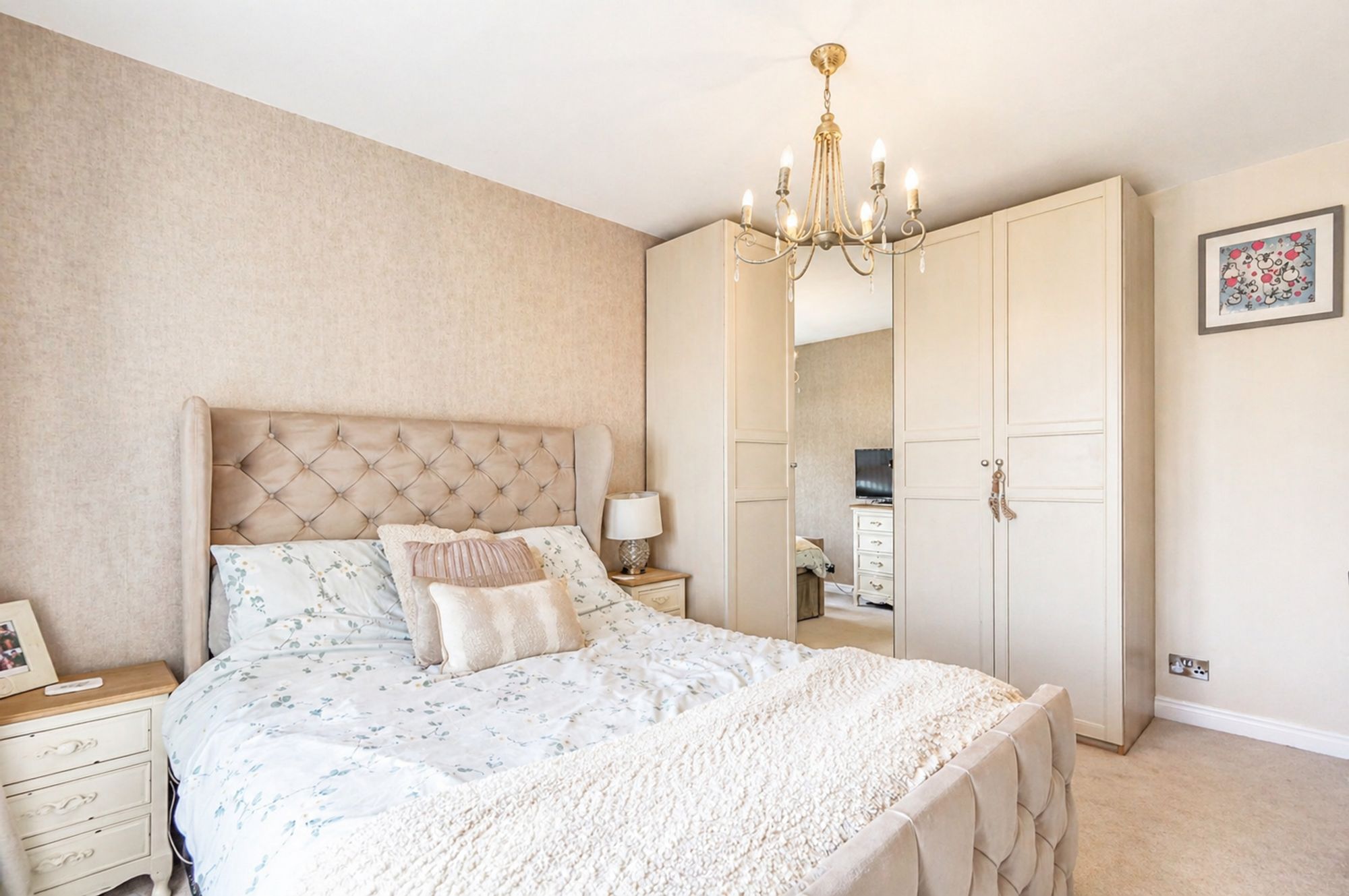 1ee2892e-43cc-4b09-a0d8-2df1d9065cf2