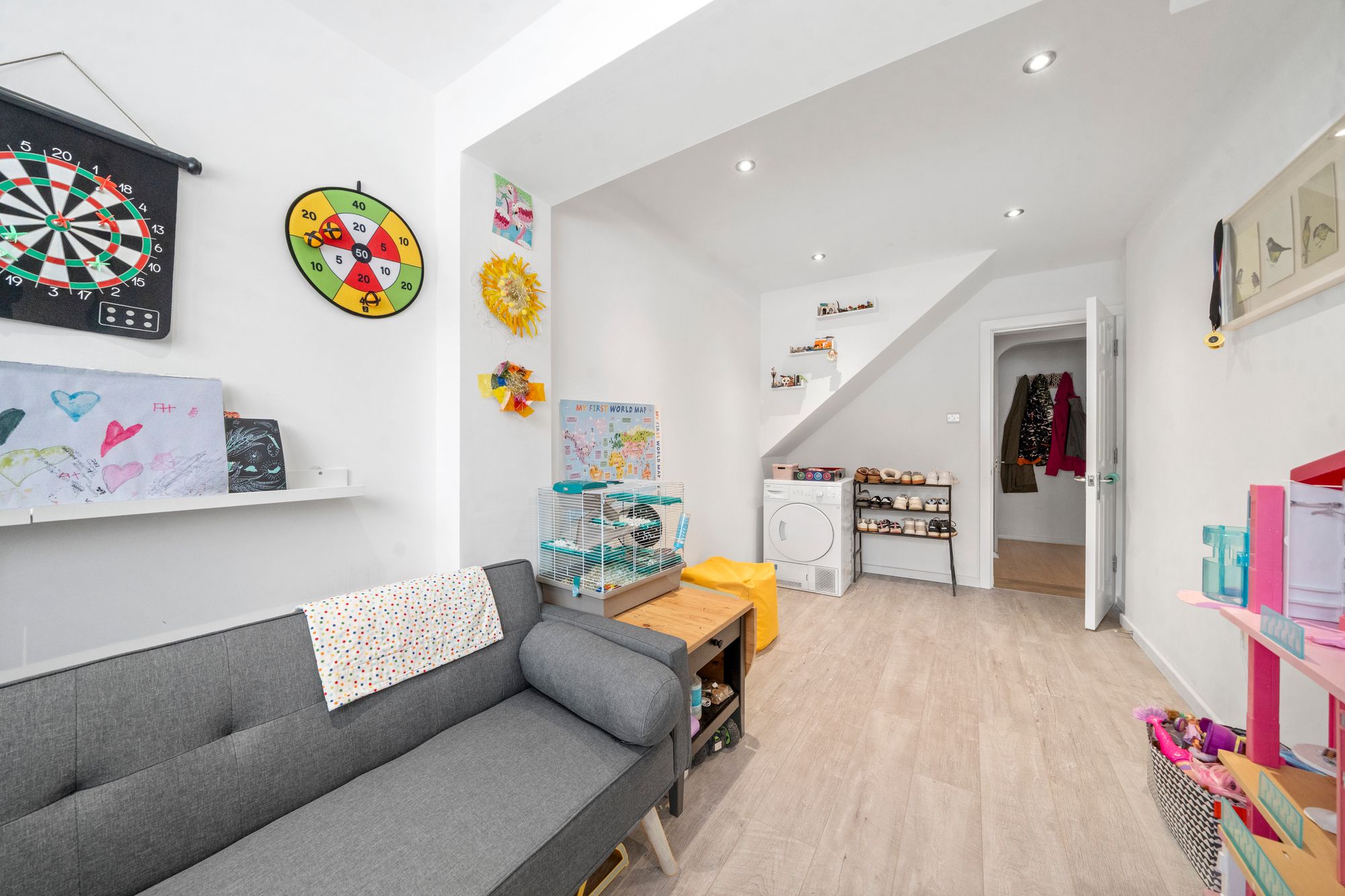 Latham Avenue, Newton-Le-Willows