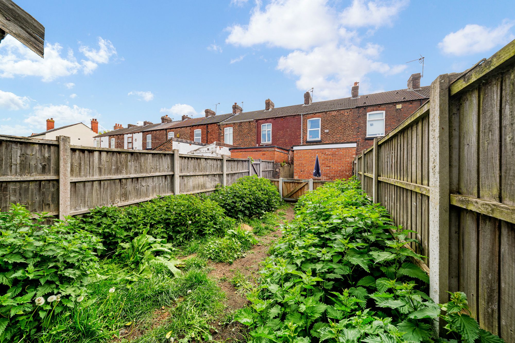 Hale Road, Widnes
