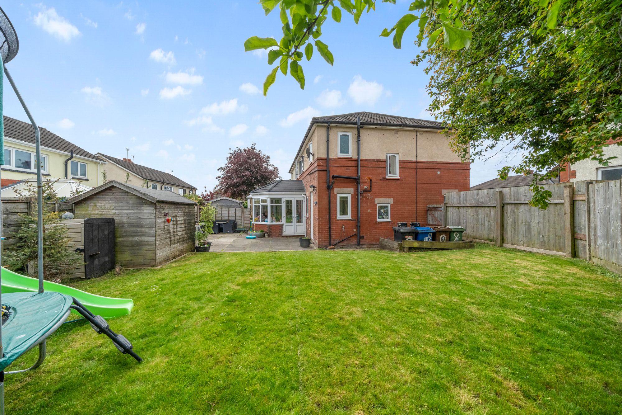 Dene Grove, Leigh