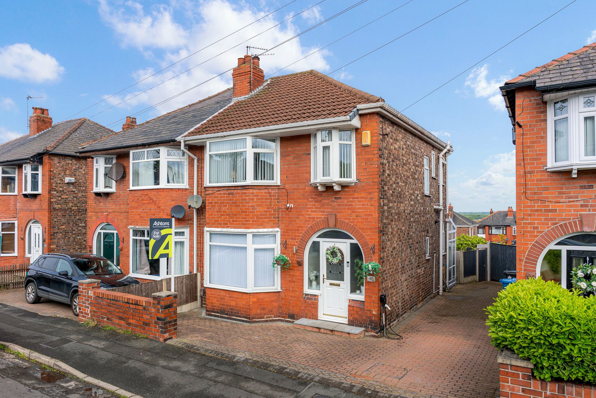 Roland Avenue, Runcorn, WA7