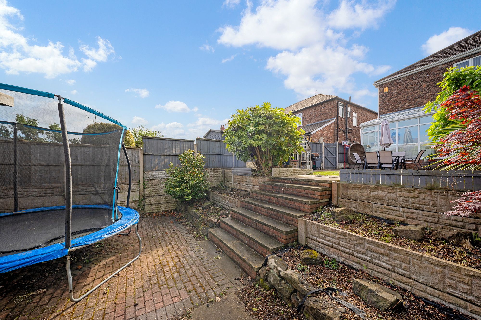 Roland Avenue, Runcorn