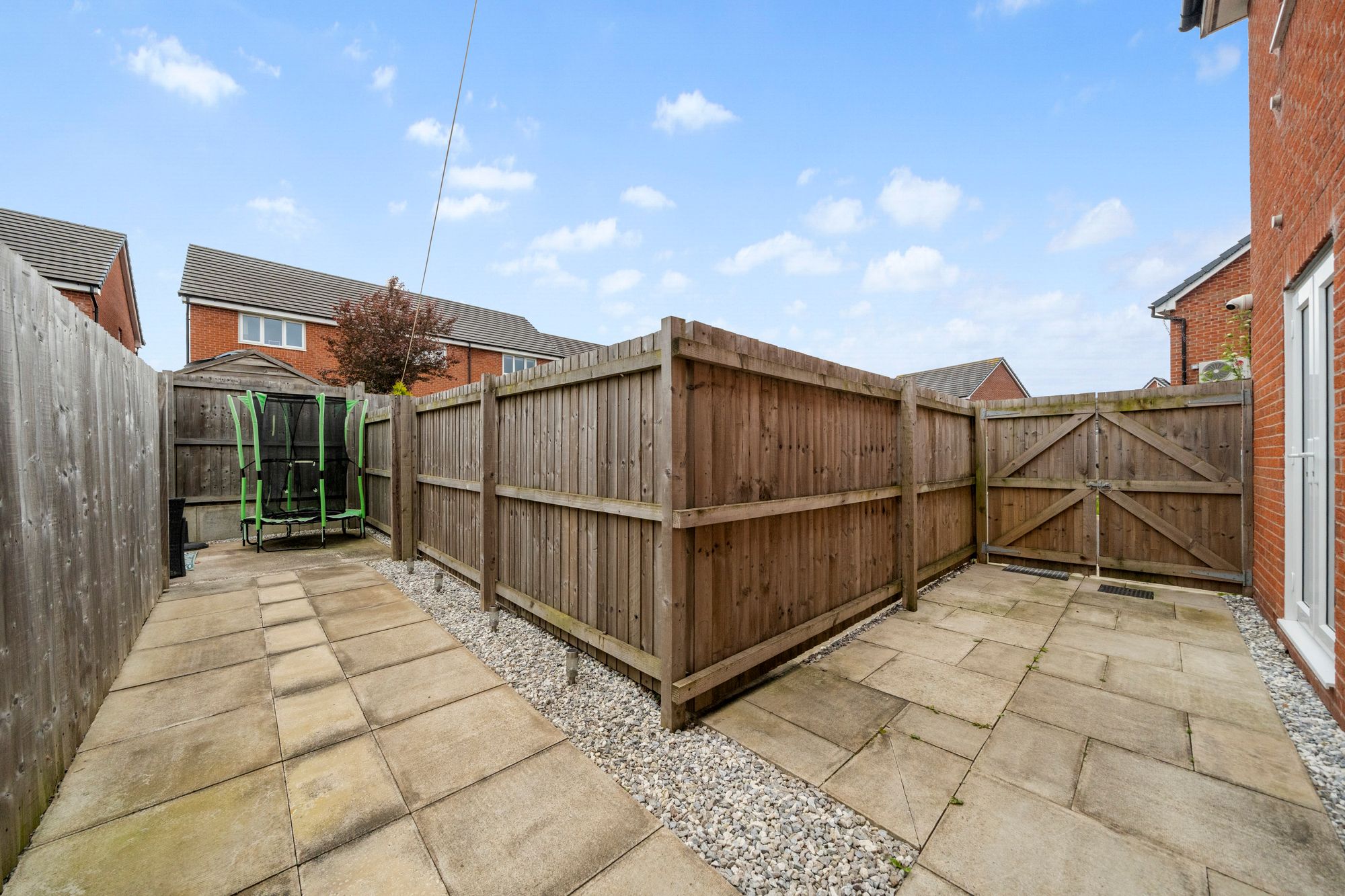 Field Meadow Close, Warrington